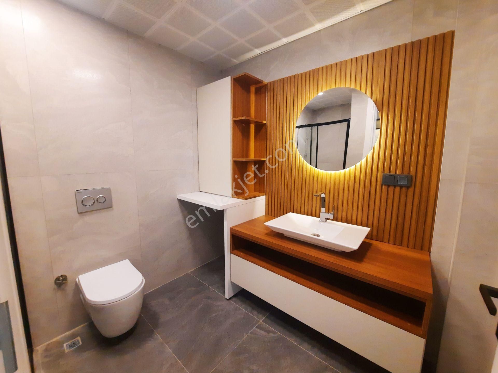 Şehir Merkezinde Lüks İşçilikli 2.kat.. - Görsel 12