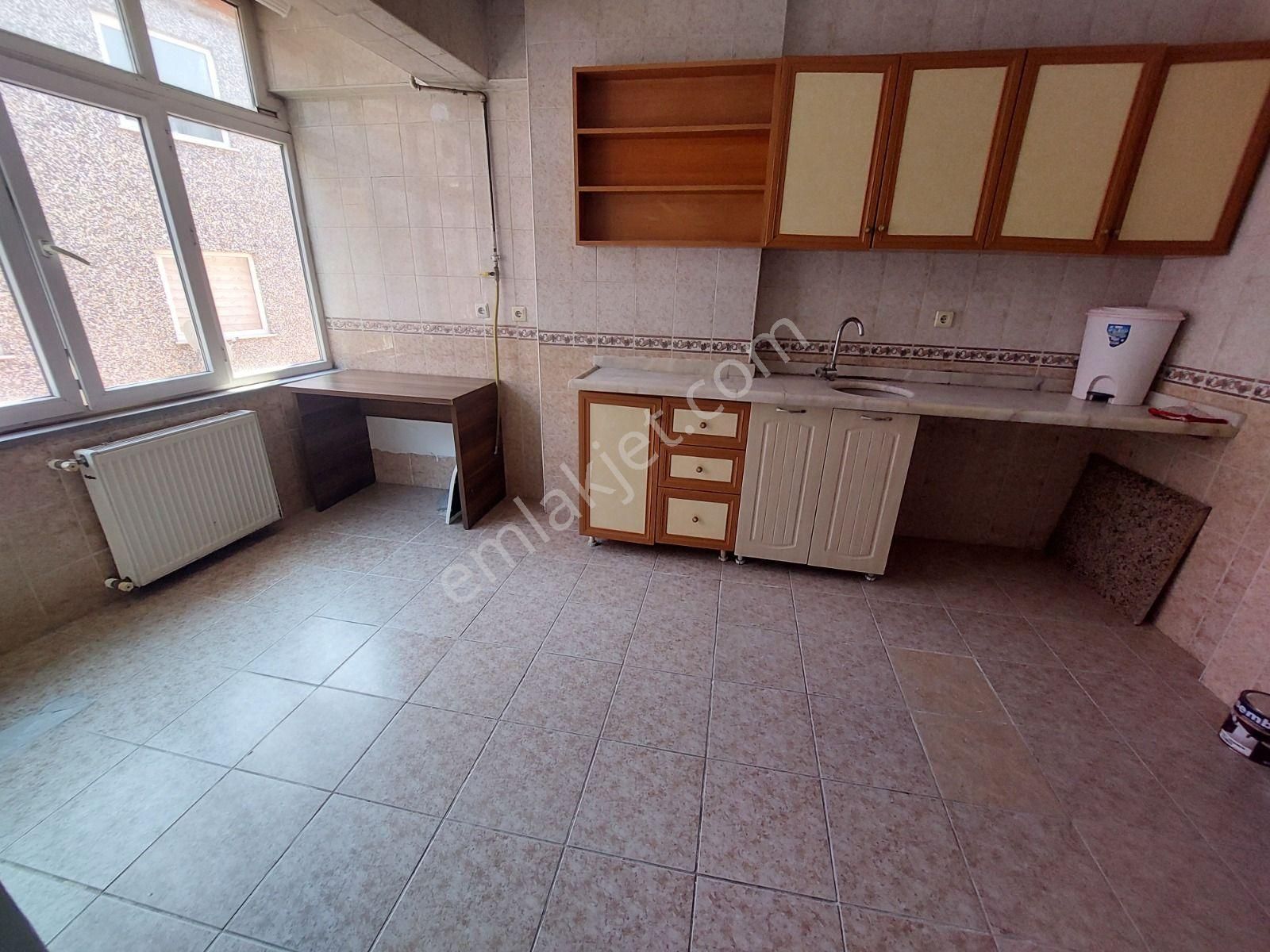 Gaziosmanpaşa Karlıtepe Mahallesinde 1+0/55m2/4. Katta Stüdyo Kiralık Daire