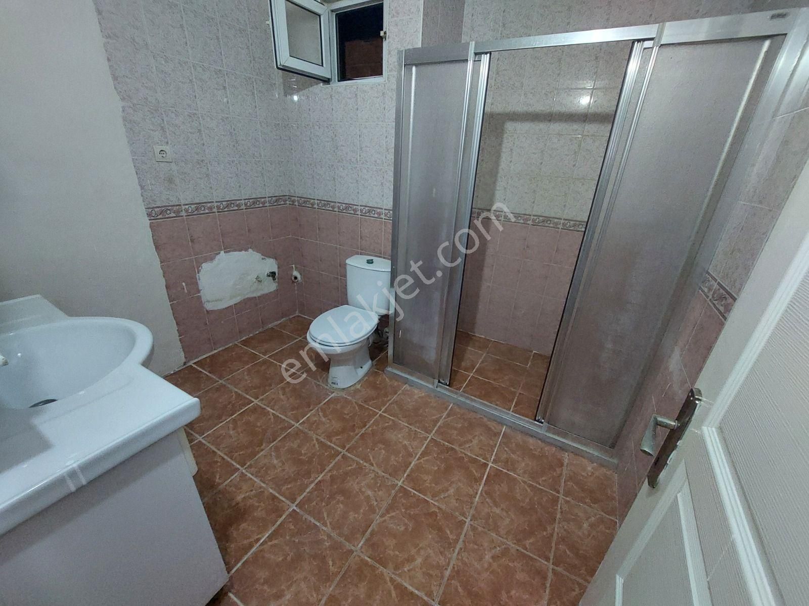 Gaziosmanpaşa Karlıtepe Mahallesinde 1+0/55m2/4. Katta Stüdyo Kiralık Daire - Görsel 3