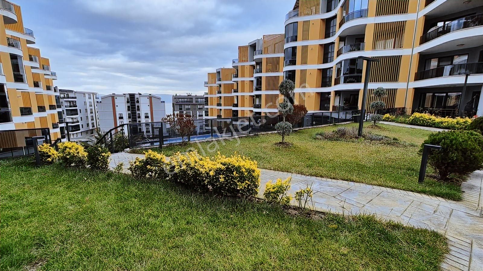 K2 Pera Güzelyalı Mevsim Mudanya Ara Kat 2+1 Satılık Daire - Görsel 2