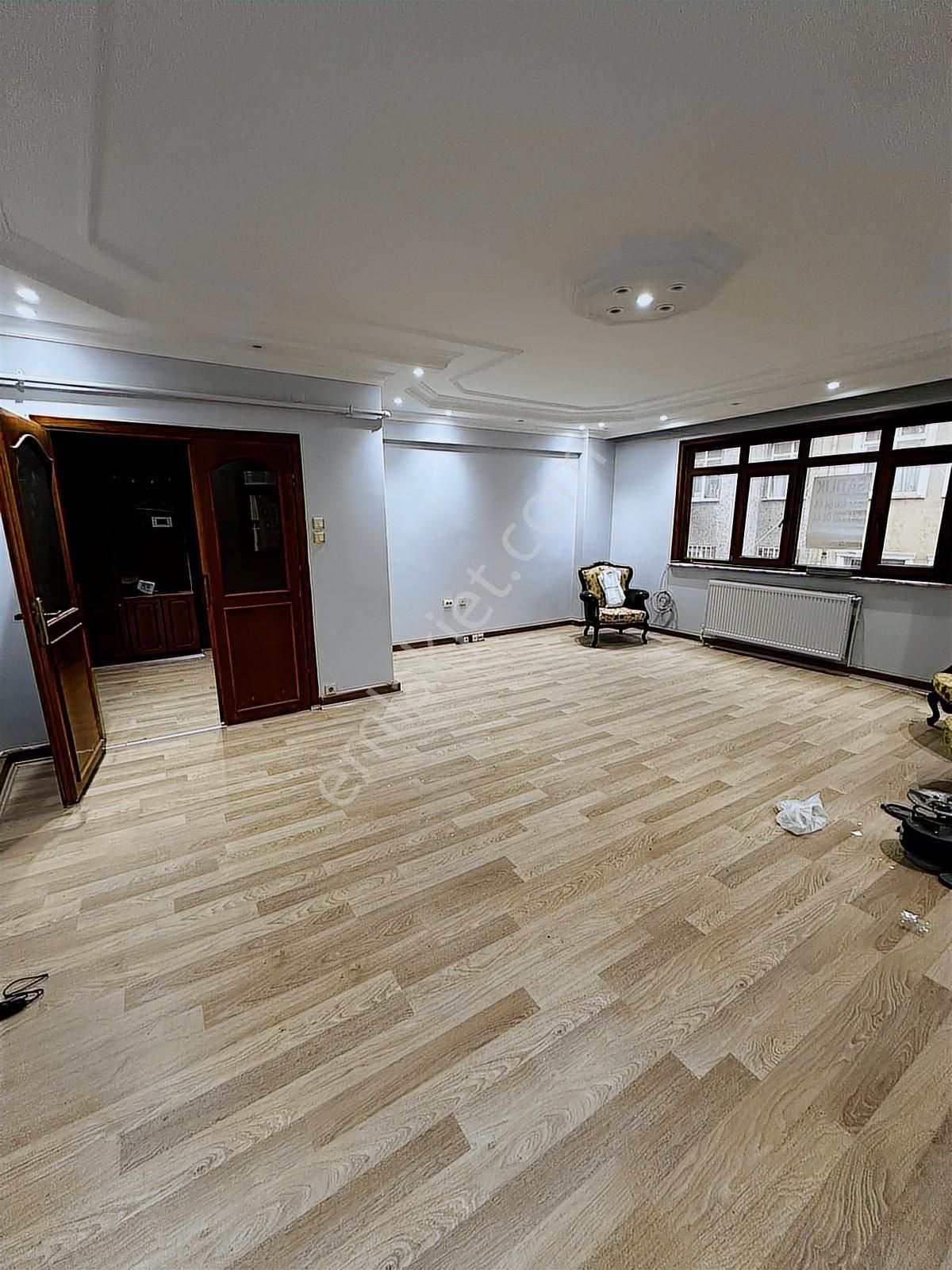 Fatih, Balipaşa'da | Otobüs & Metroya 3 Dk | Geniş 3 +1 Kiralık - Görsel 20