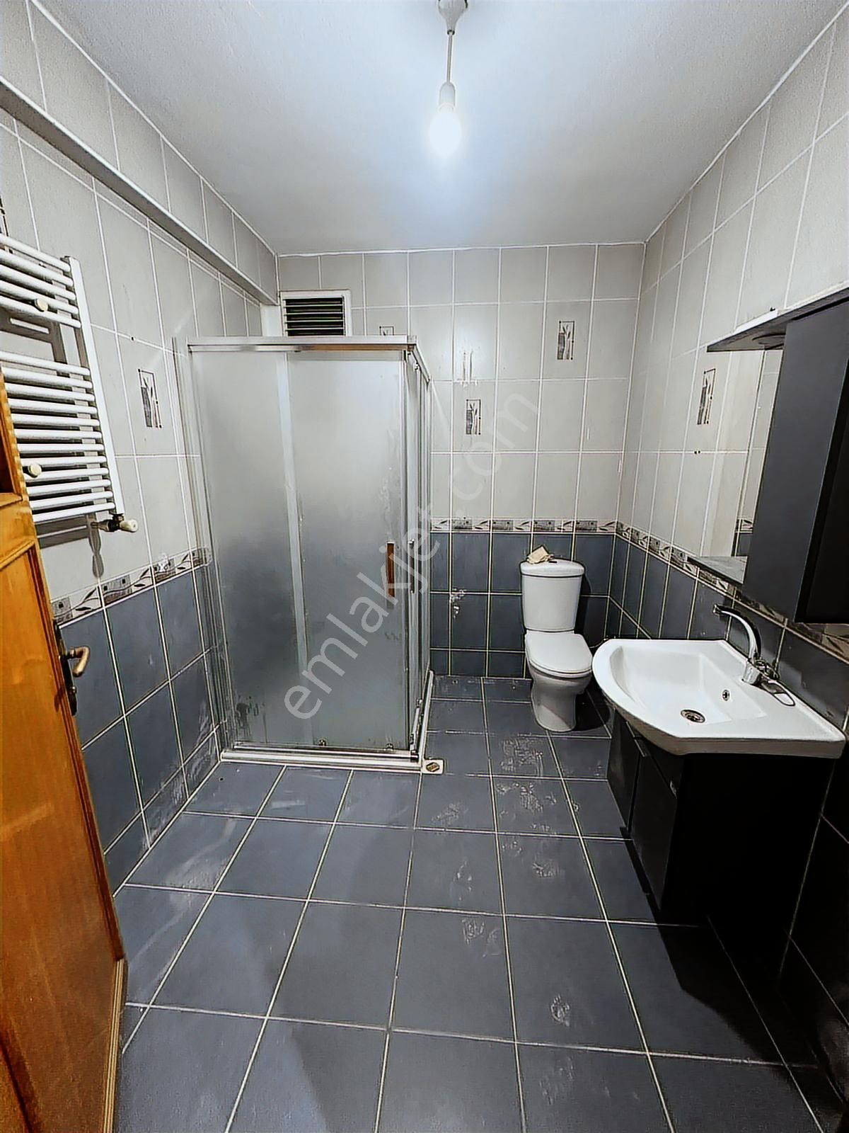 Fatih, Balipaşa'da | Otobüs & Metroya 3 Dk | Geniş 3 +1 Kiralık - Görsel 24