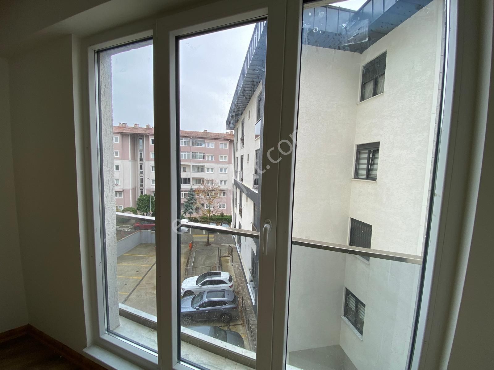 Remax Anı 'dan Bahçelievler 'de Sıfır 2+1 Kiralık Daire - Görsel 4