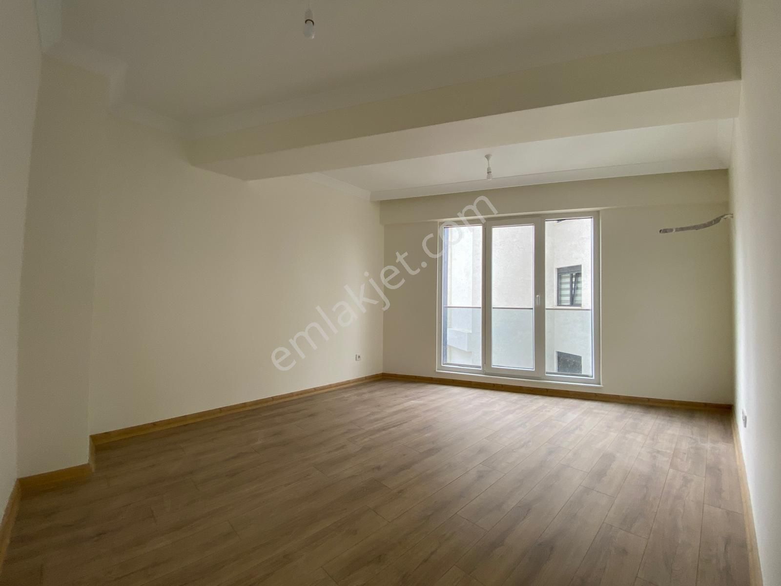 Remax Anı 'dan Bahçelievler 'de Sıfır 2+1 Kiralık Daire - Görsel 2