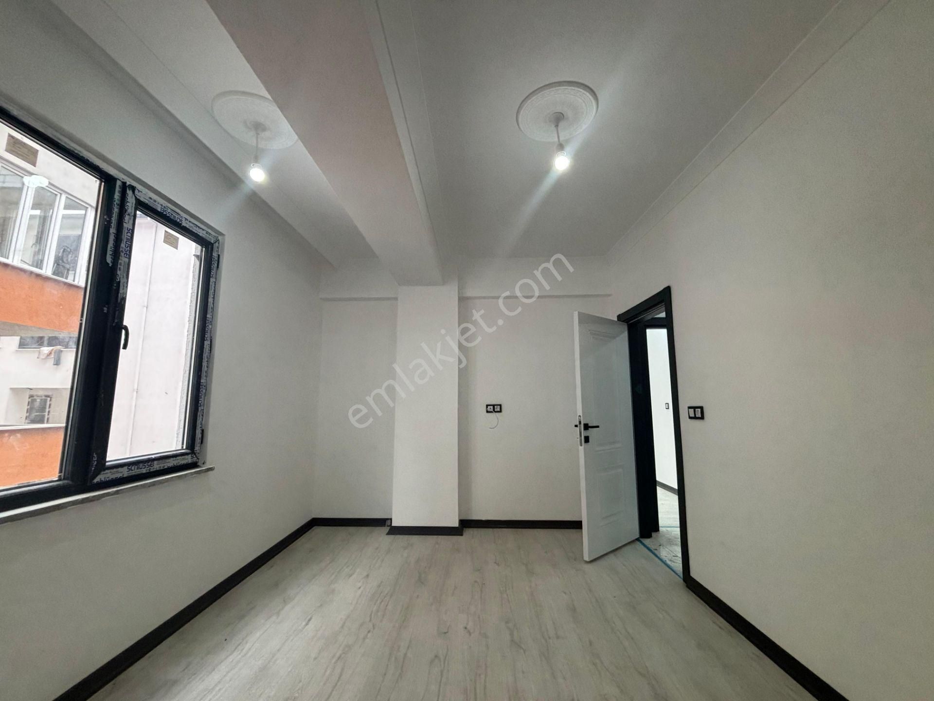 Güven'den Çarşı İçin'de K. Otoparklı Ara Kat İskanlı 2+1 Daire - Görsel 16
