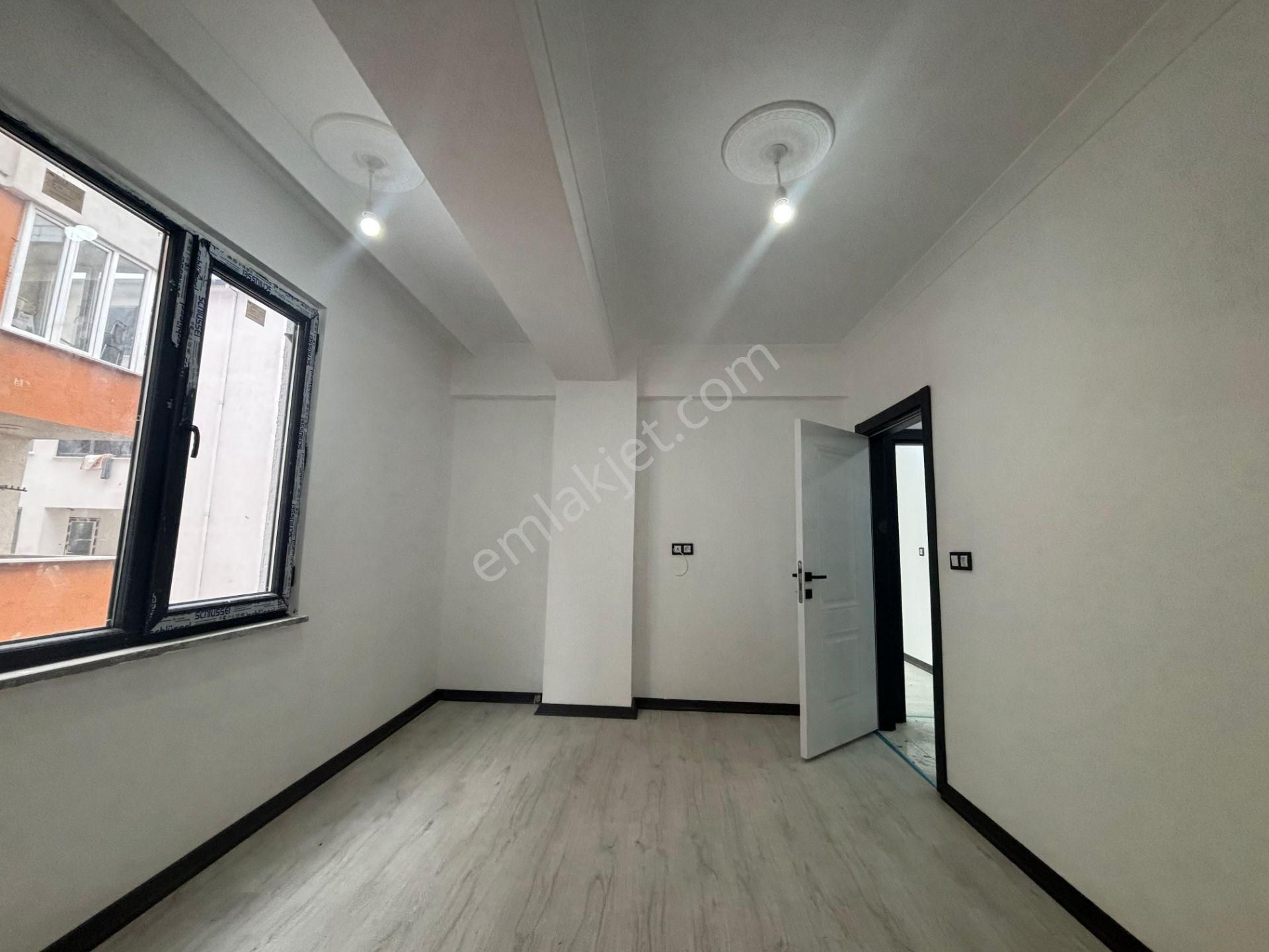 Güven'den Çarşı İçin'de K. Otoparklı Ara Kat İskanlı 2+1 Daire - Görsel 18