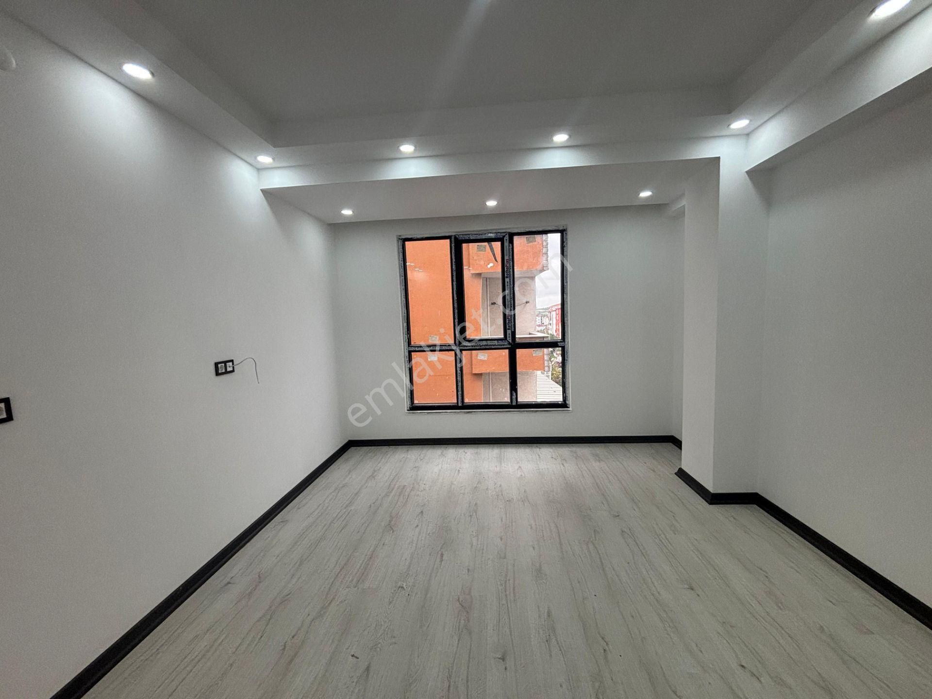 Güven'den Çarşı İçin'de K. Otoparklı Ara Kat İskanlı 2+1 Daire - Görsel 3