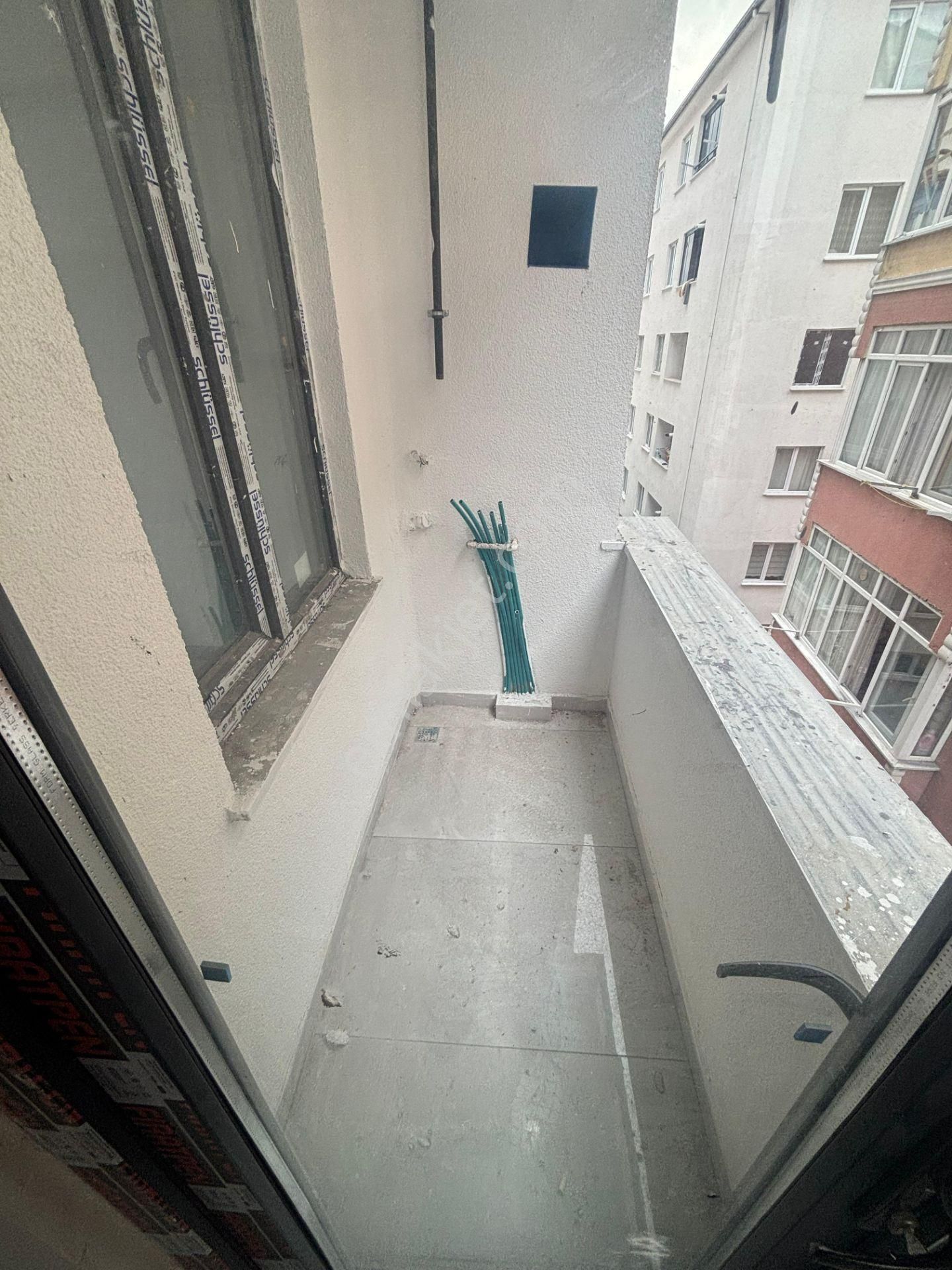Güven'den Çarşı İçin'de K. Otoparklı Ara Kat İskanlı 2+1 Daire - Görsel 11