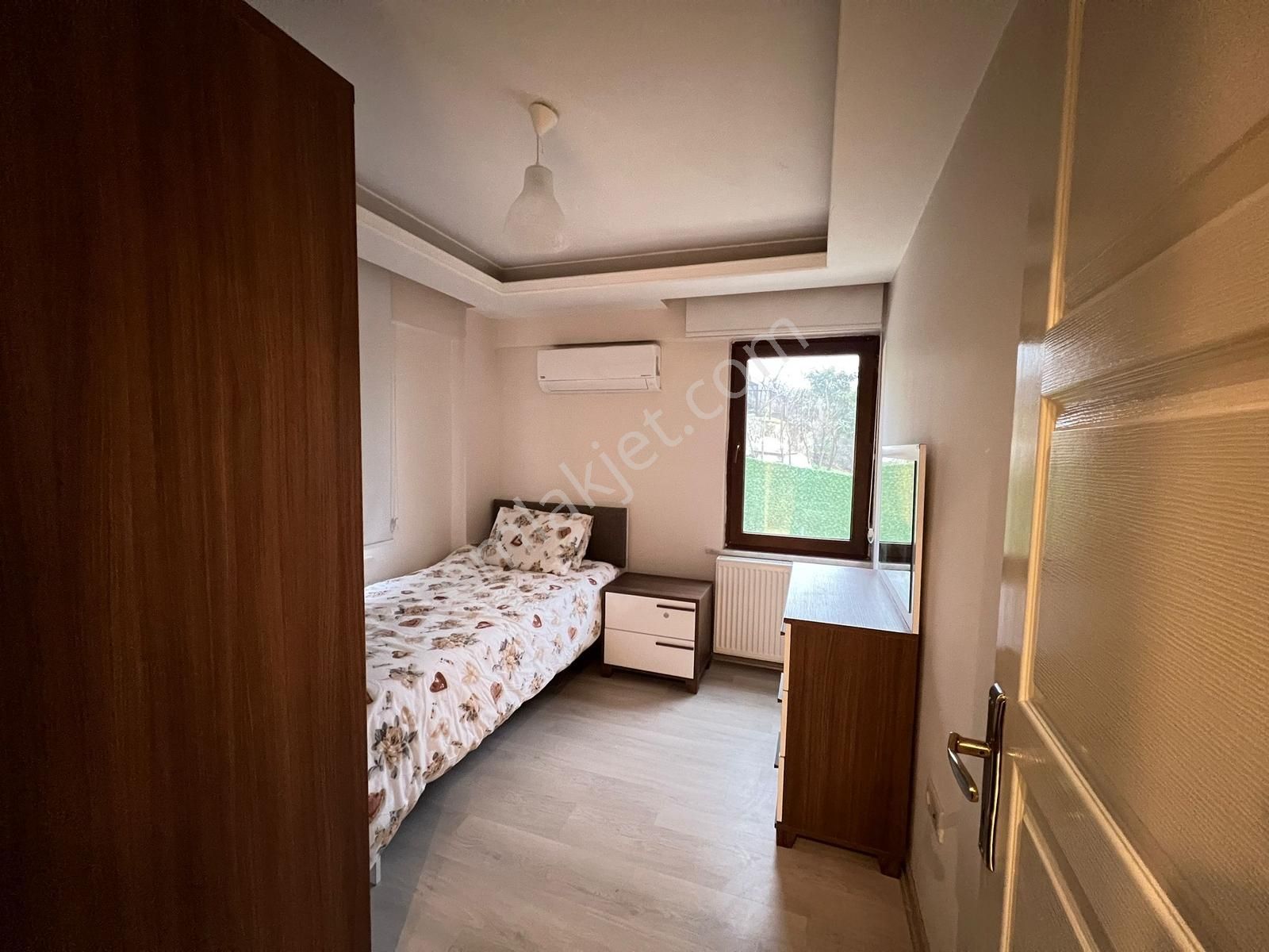 Kurtköy Dibektaş Mah'de Satılık Göl Manzaralı Villa - Görsel 2