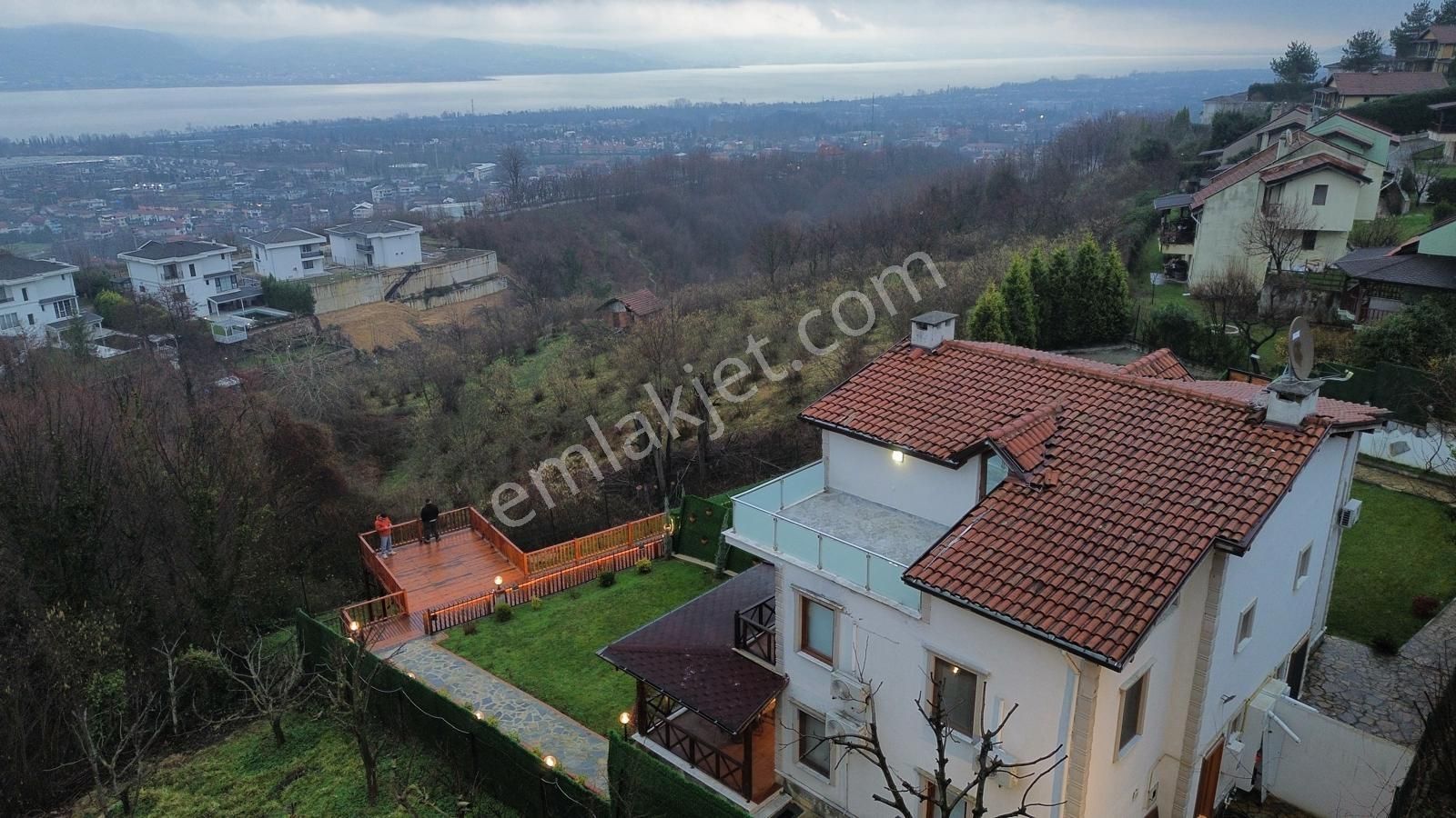 Kurtköy Dibektaş Mah'de Satılık Göl Manzaralı Villa - Görsel 18