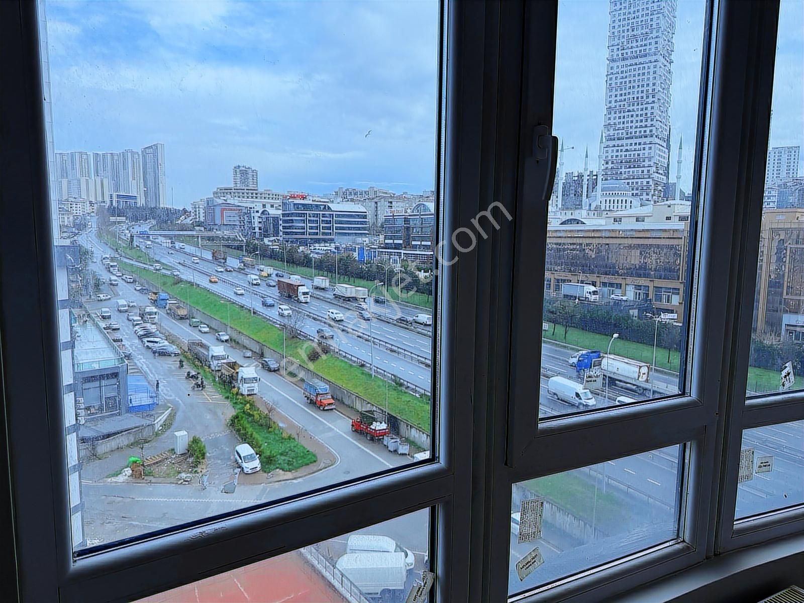 Esenyurt'ta Havuzlu Almina Tower'da 1+1 Kiralık Daire | Tekce - Görsel 7