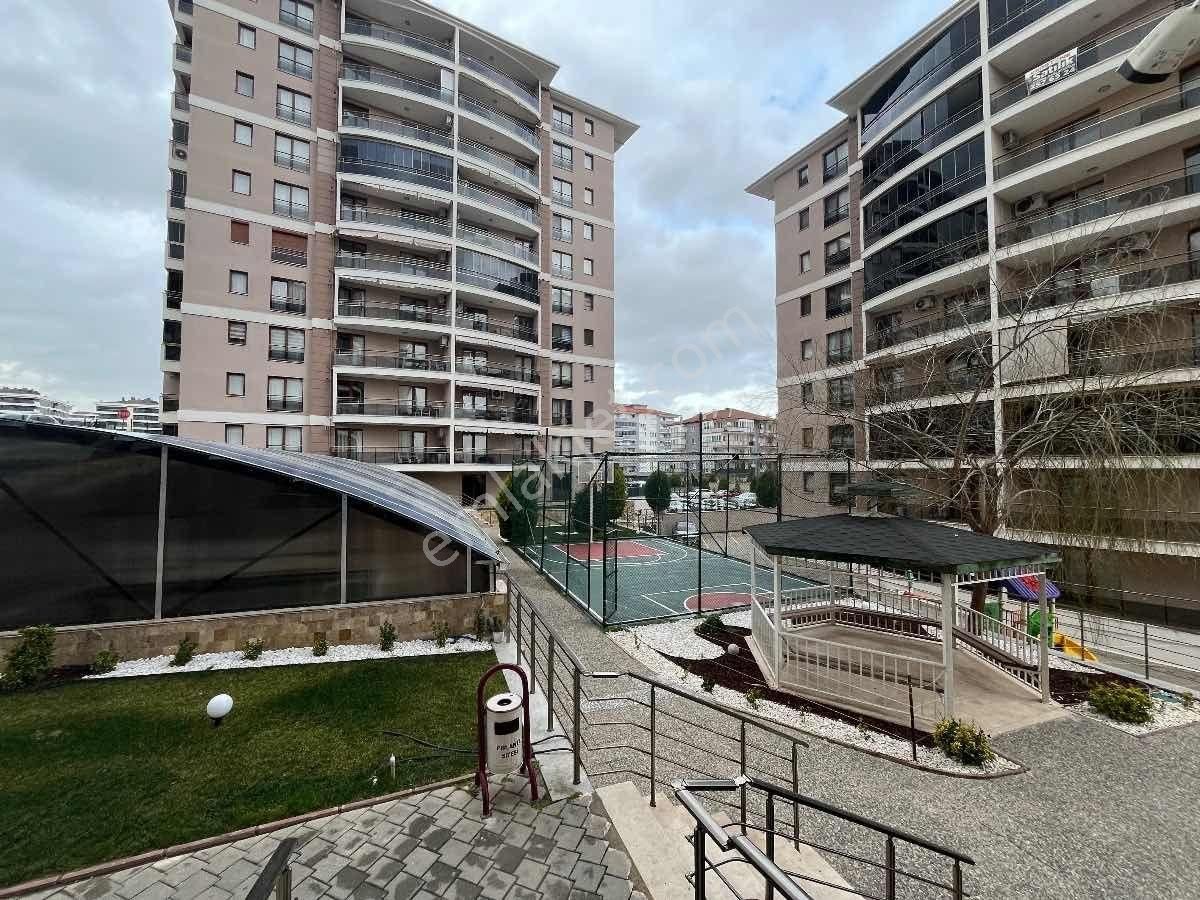 Naz Bayrak Üstü Pırlanta Sitesinde 3+1 Kiralık Daire - Görsel 17