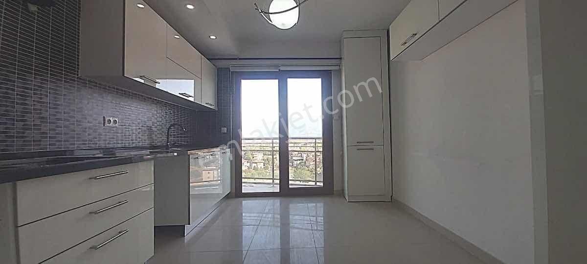 Naz Bayrak Üstü Pırlanta Sitesinde 3+1 Kiralık Daire - Görsel 9