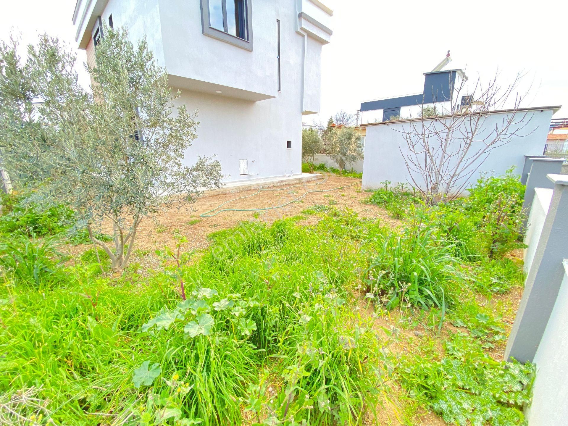 Seferihisar Cumhuriyet Mah. 300m² Arsa İçinde Satılık Tam Müstakil 3+1 Villa - Görsel 7