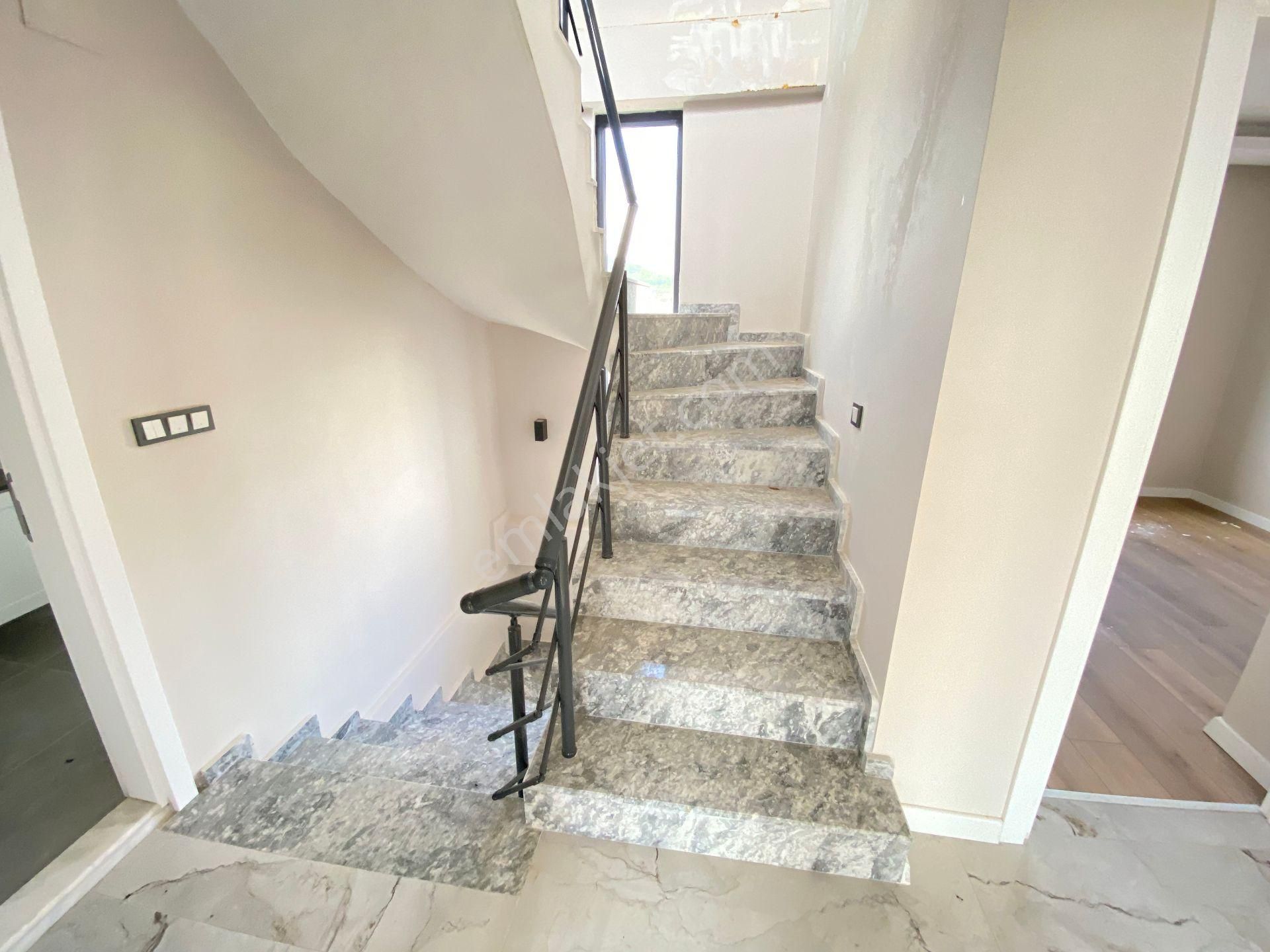 Seferihisar Cumhuriyet Mah. 300m² Arsa İçinde Satılık Tam Müstakil 3+1 Villa - Görsel 29