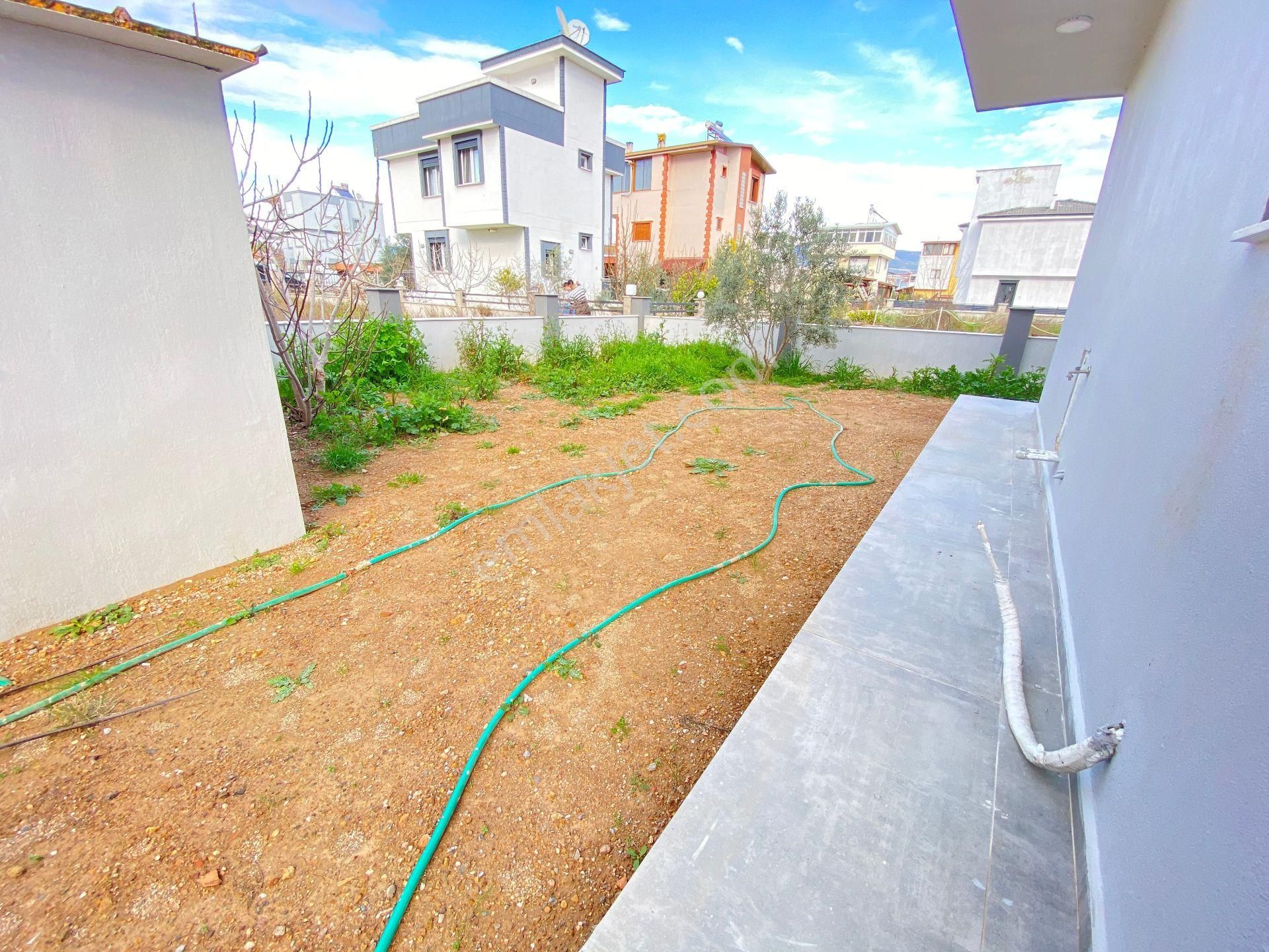 Seferihisar Cumhuriyet Mah. 300m² Arsa İçinde Satılık Tam Müstakil 3+1 Villa - Görsel 9