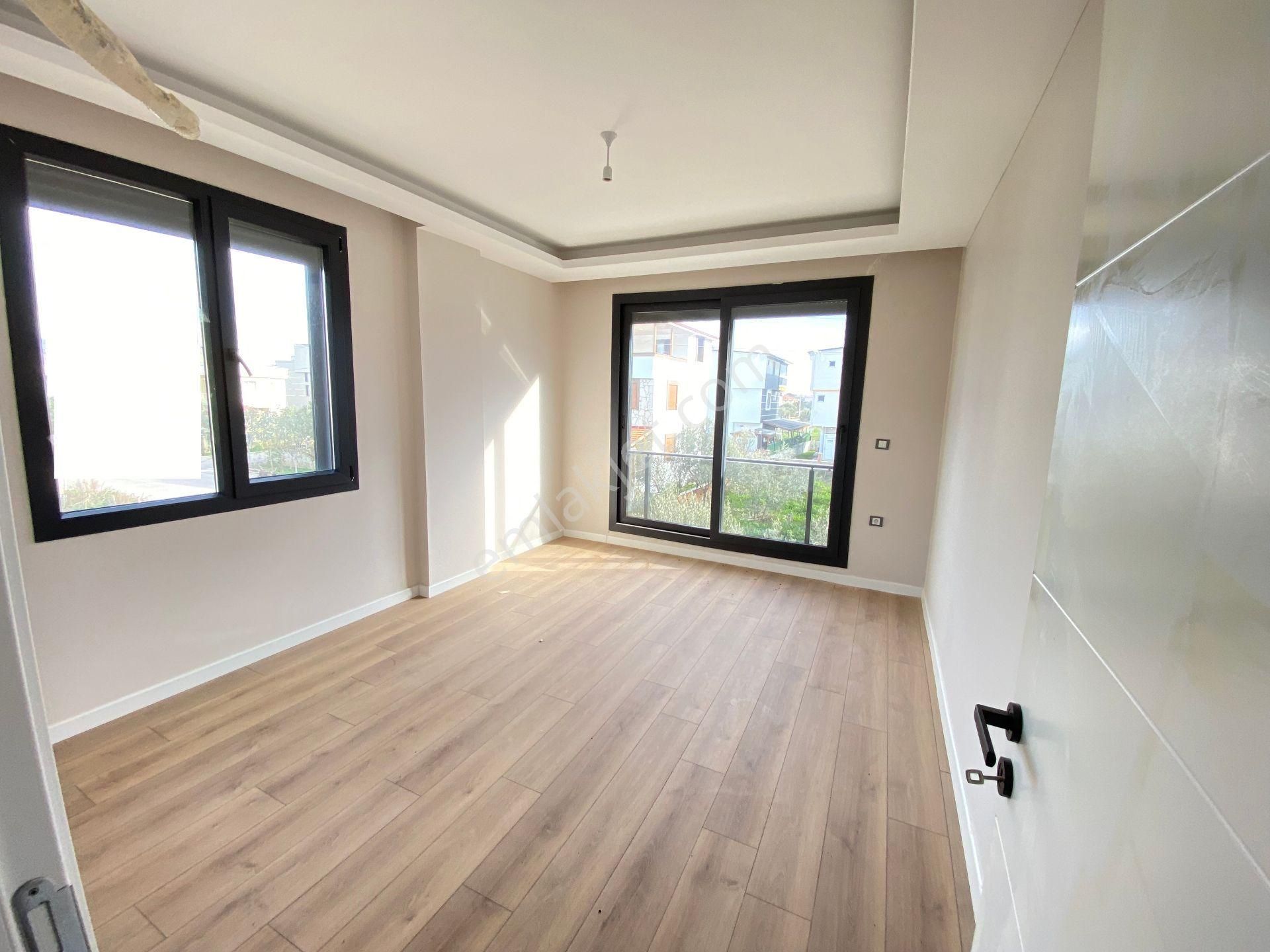 Seferihisar Cumhuriyet Mah. 300m² Arsa İçinde Satılık Tam Müstakil 3+1 Villa - Görsel 21