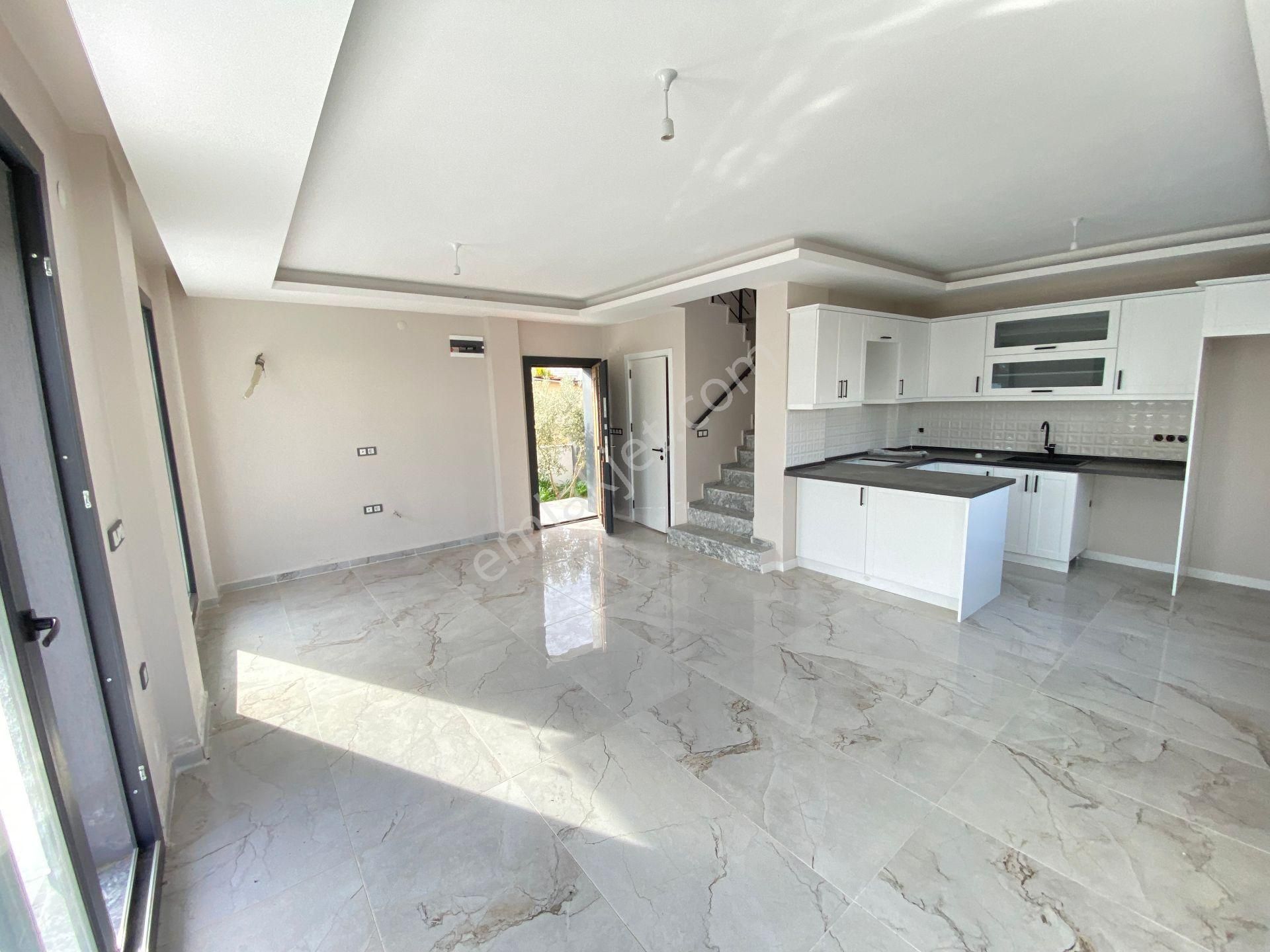 Seferihisar Cumhuriyet Mah. 300m² Arsa İçinde Satılık Tam Müstakil 3+1 Villa - Görsel 11