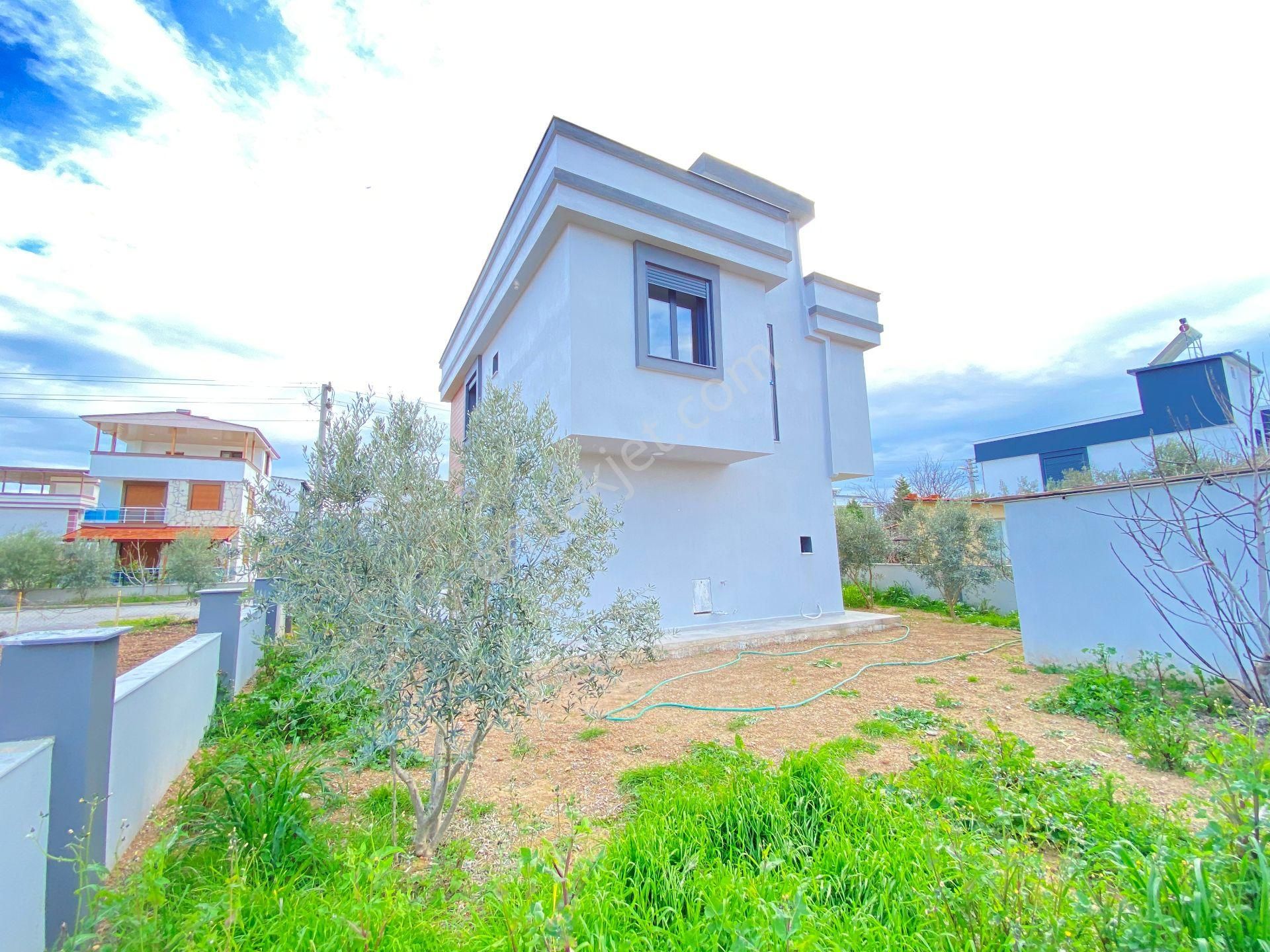 Seferihisar Cumhuriyet Mah. 300m² Arsa İçinde Satılık Tam Müstakil 3+1 Villa - Görsel 5