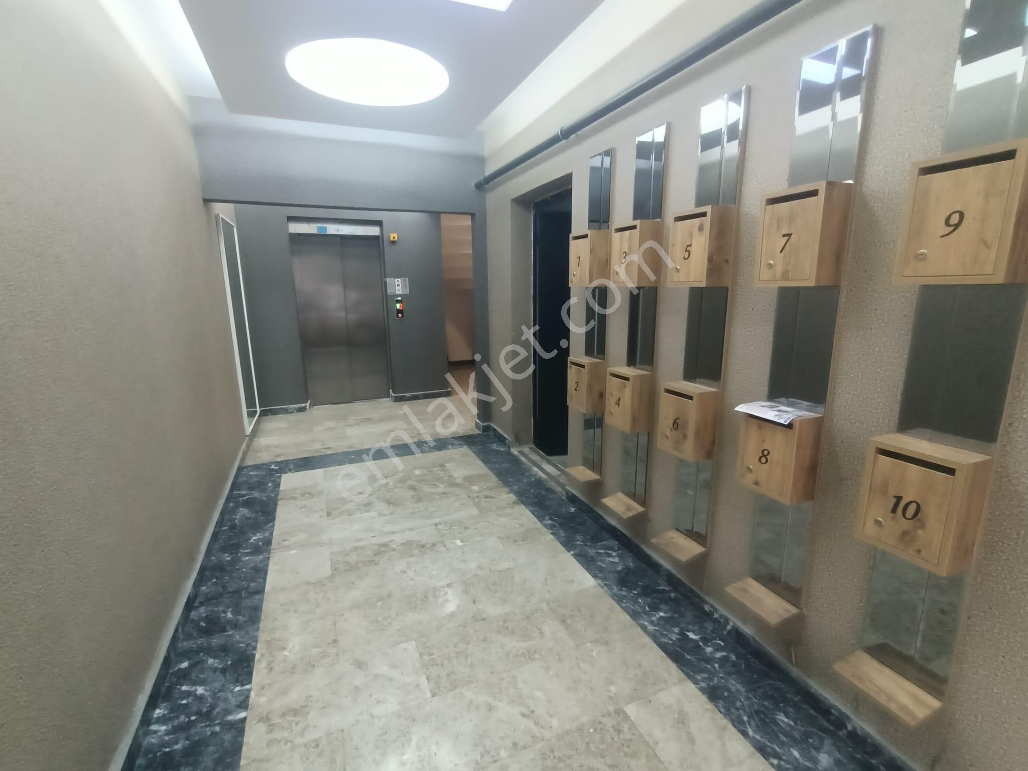 Yeni Girne Yakını 2+1 Doğalgazlı Bakımlı Ara Kat Daire - Görsel 4