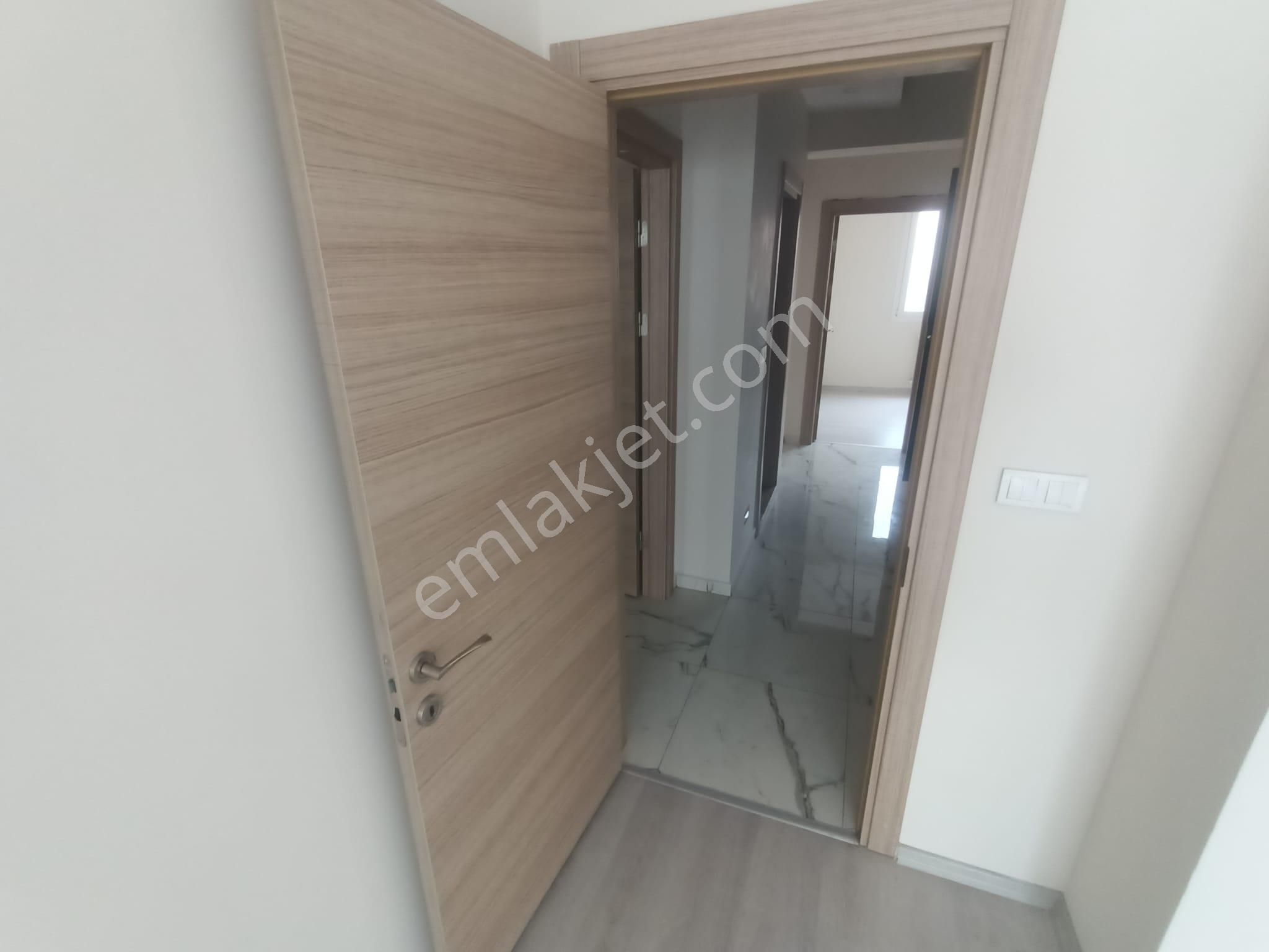 Yeni Girne Yakını 2+1 Doğalgazlı Bakımlı Ara Kat Daire - Görsel 10