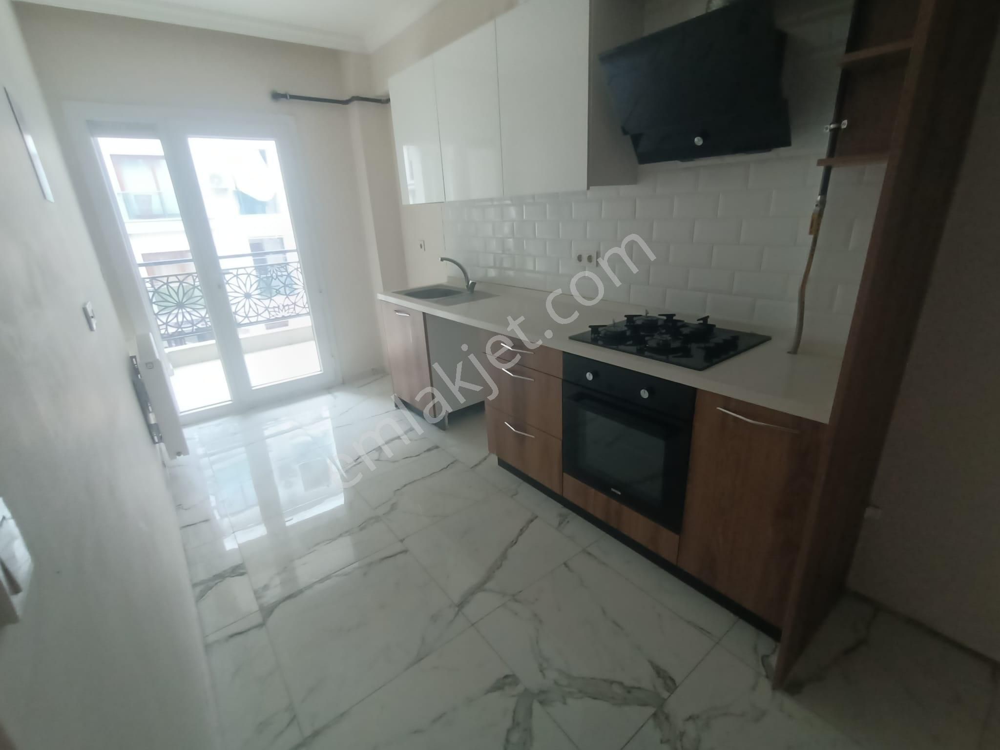 Yeni Girne Yakını 2+1 Doğalgazlı Bakımlı Ara Kat Daire - Görsel 5