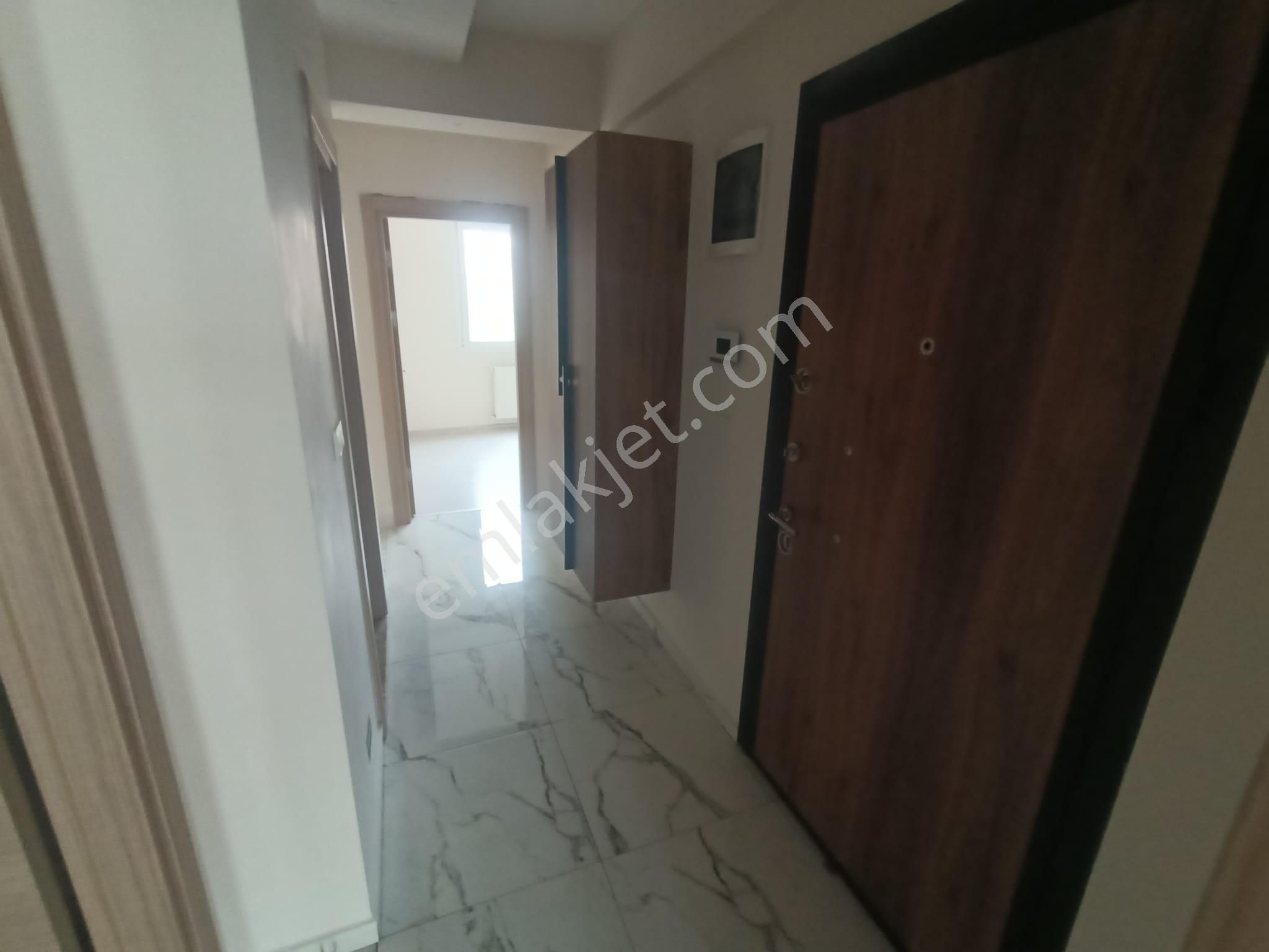 Yeni Girne Yakını 2+1 Doğalgazlı Bakımlı Ara Kat Daire - Görsel 12