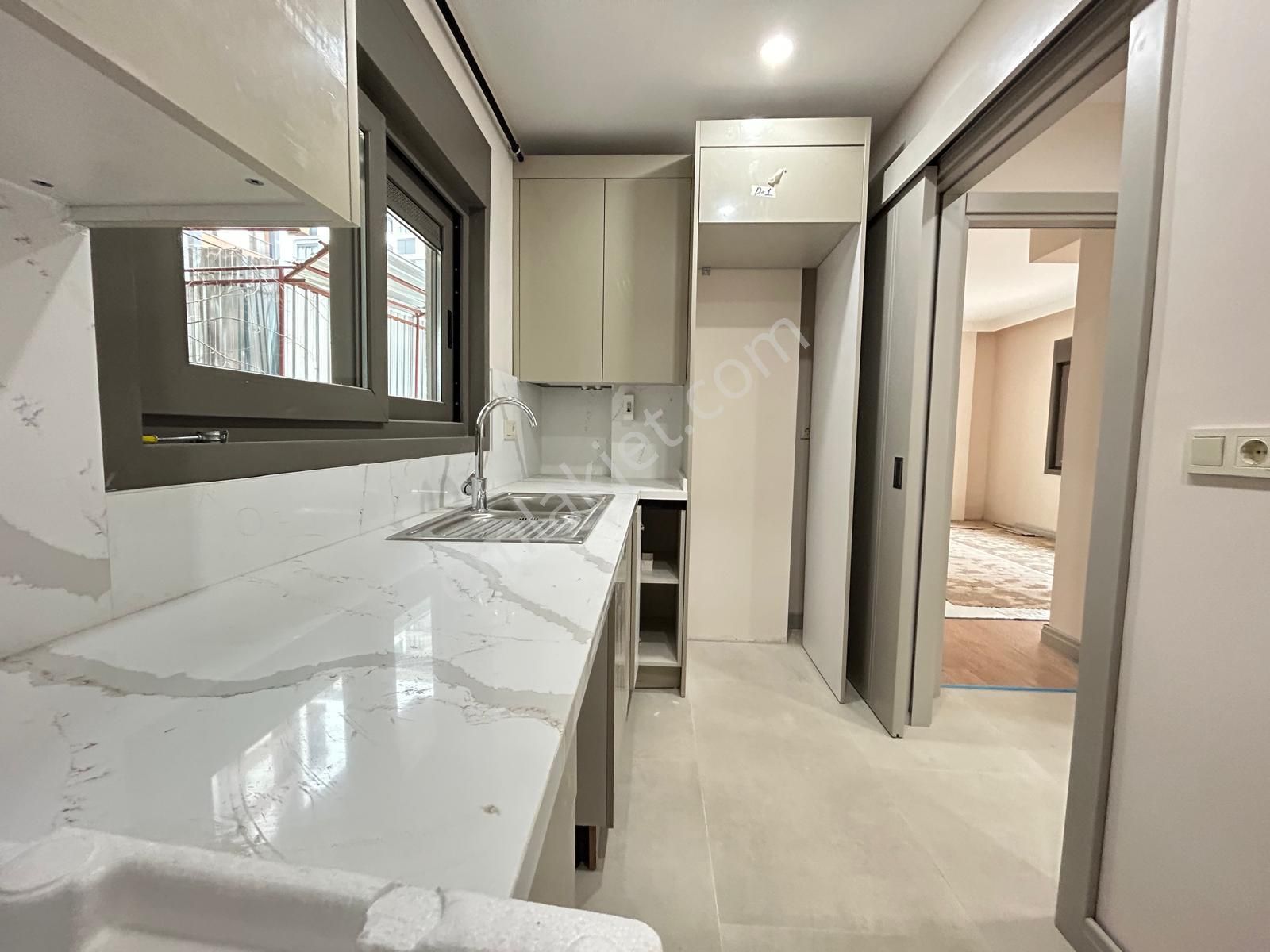 Sudiye'de Sıfır Bağdat Caddesine Yürüme Mesafesin De Balkonlu Net 65m2 2+1 - Görsel 13