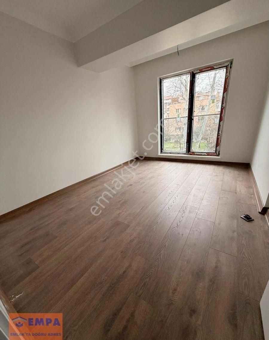 Empa'dan Gençlik Caddesine Yakın Yeni Binada Kiralık 2+1 - Görsel 12