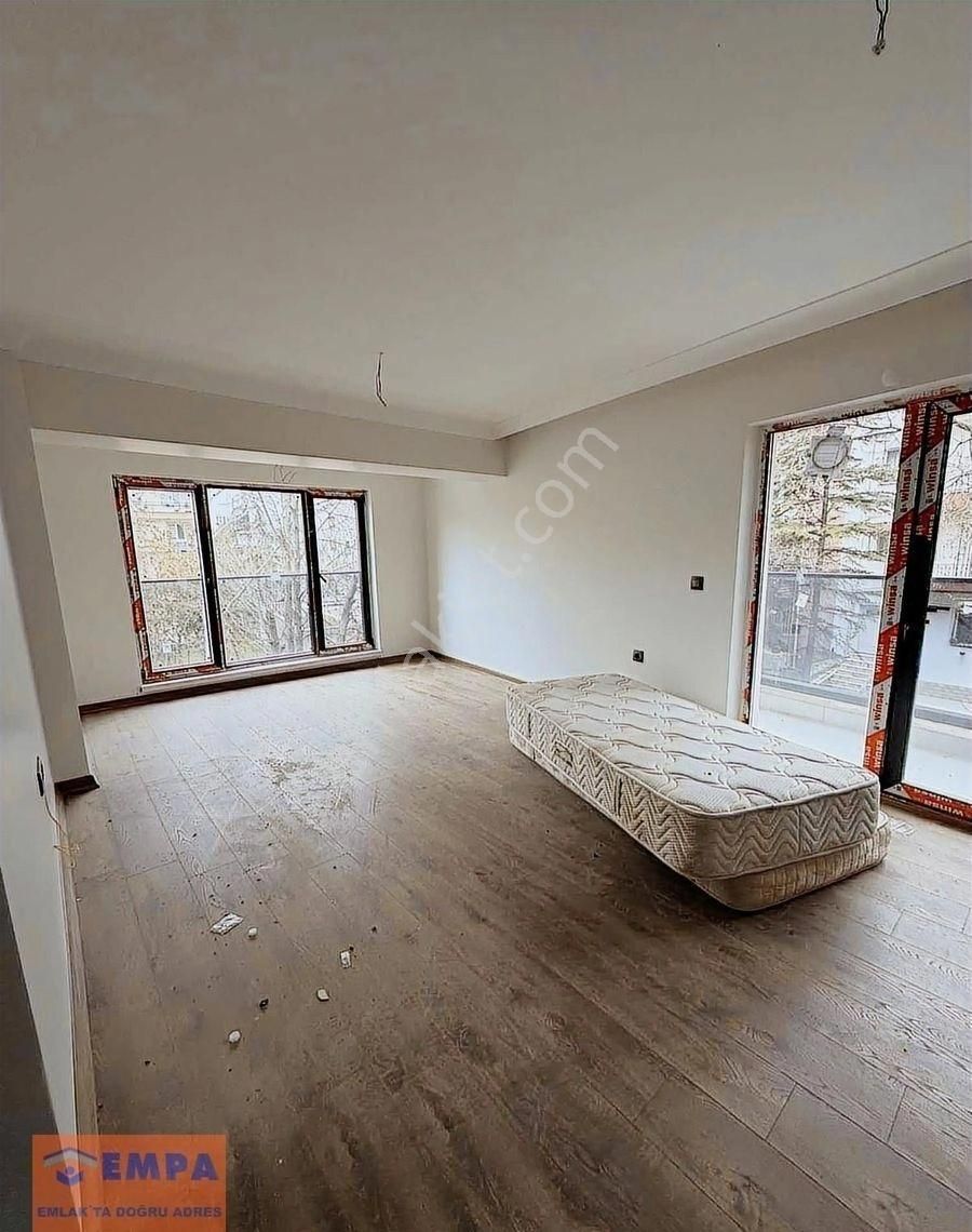 Empa'dan Gençlik Caddesine Yakın Yeni Binada Kiralık 2+1 - Görsel 4