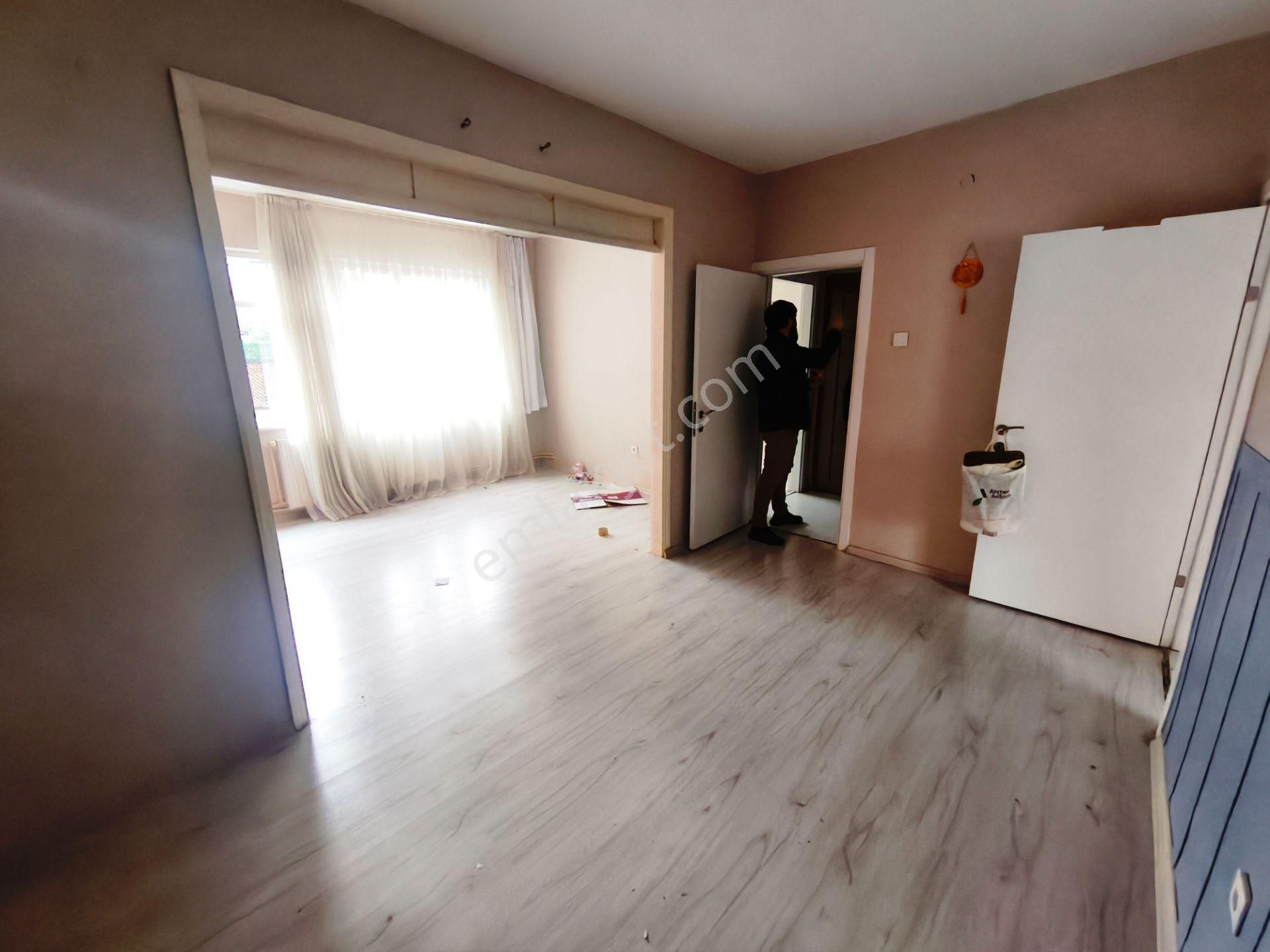 Eyüp Nişancı B.haydar 2+1 / 85m2 / Yüksek Giriş Kat, Havadar , Kombili Daire - Görsel 3