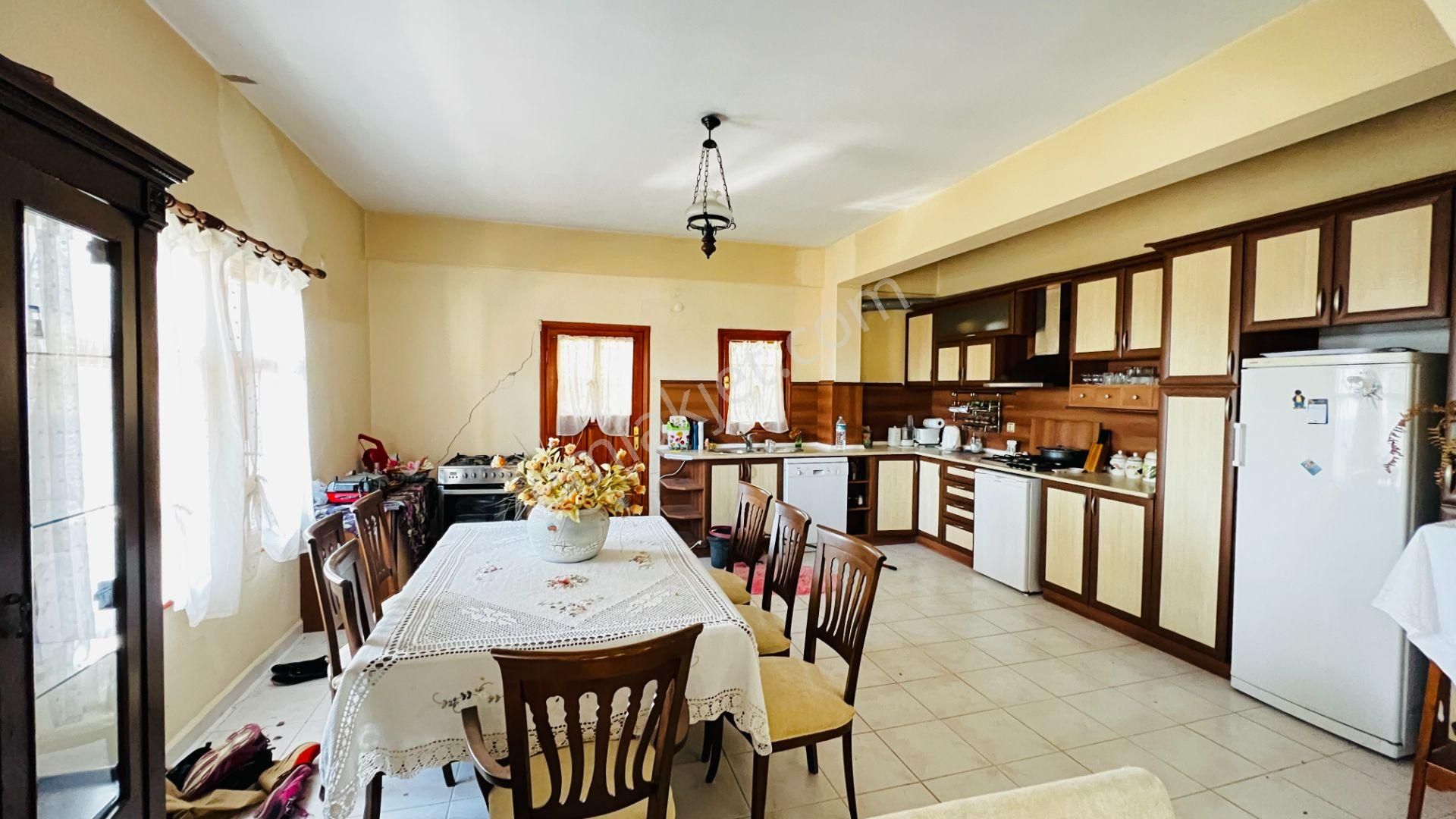 Kemer Beycik'te Geniş Arsa Alanına Sahip Satılık Villa - Görsel 8