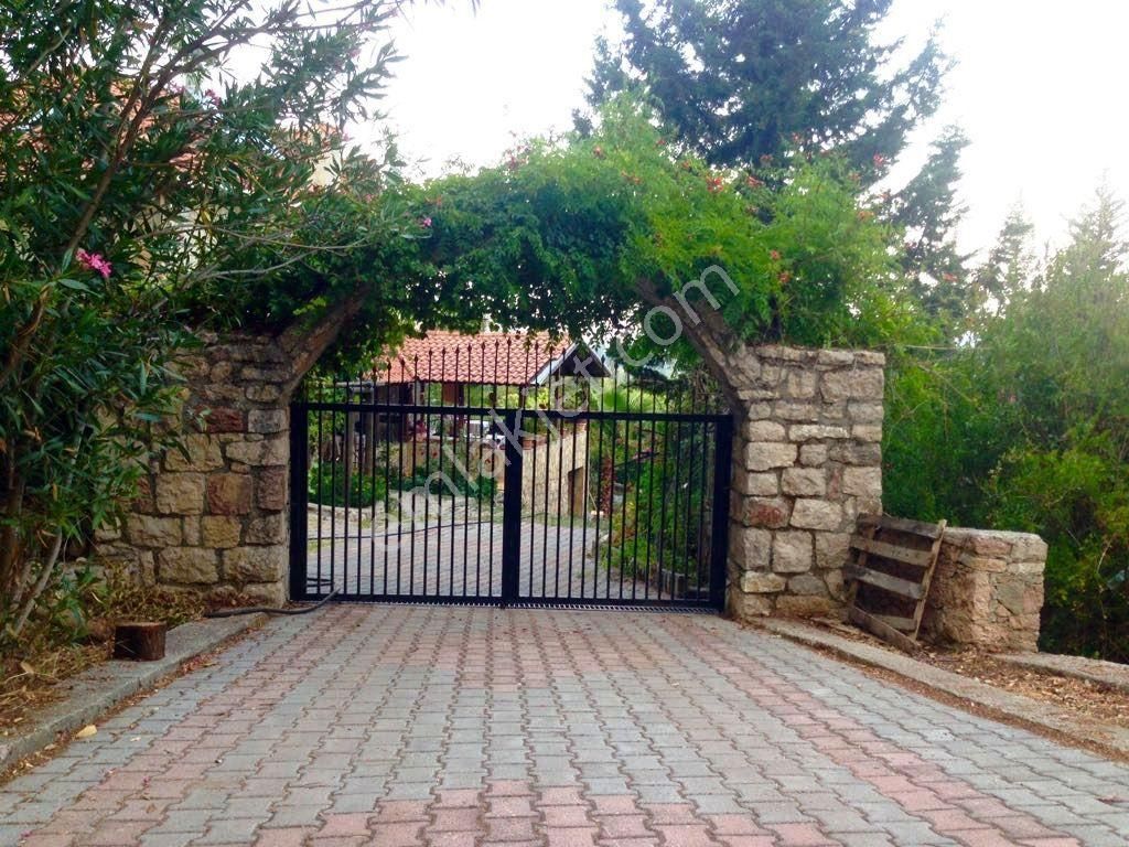 Kemer Beycik'te Geniş Arsa Alanına Sahip Satılık Villa - Görsel 4