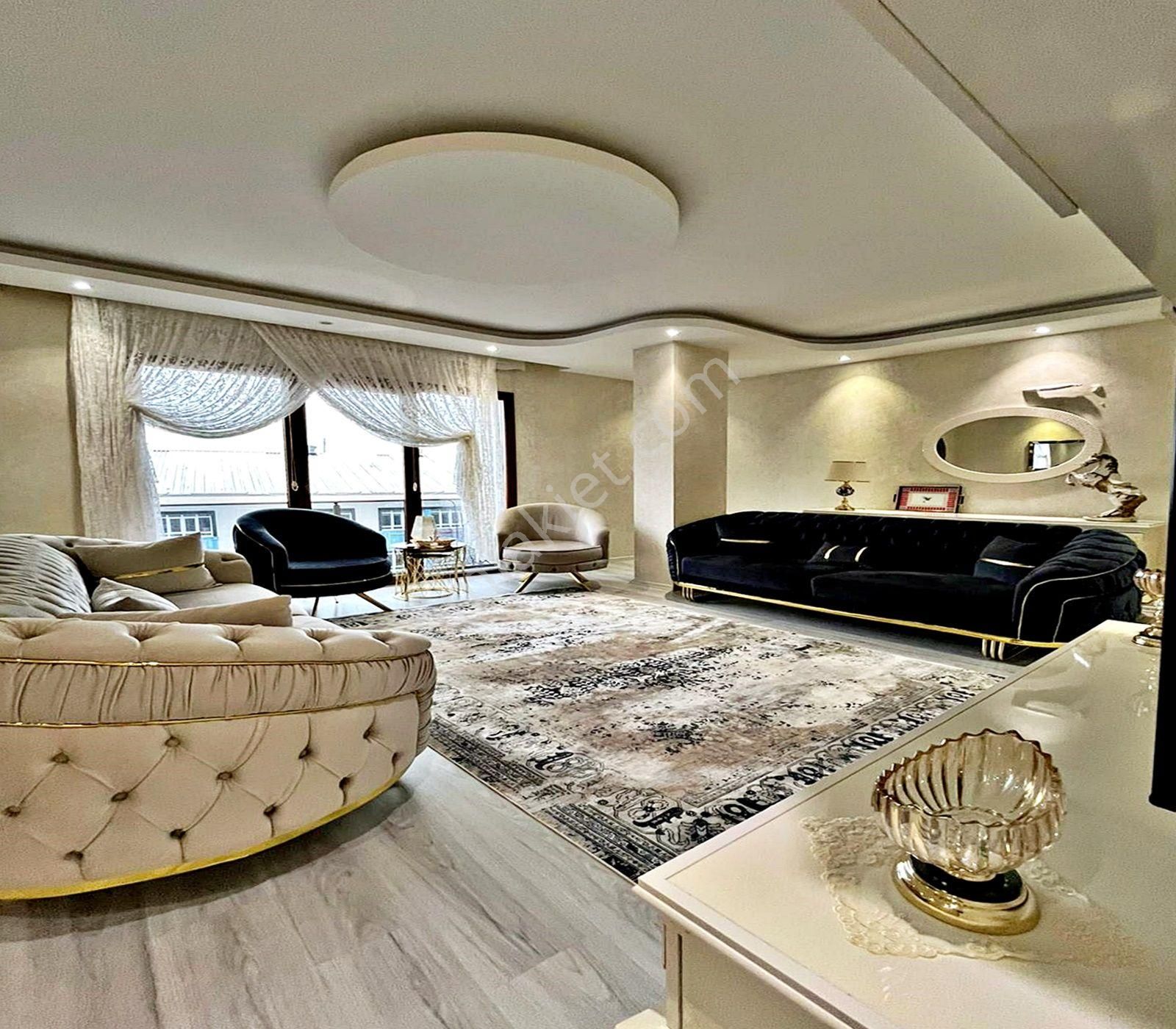 Beylikdüzü Ashıll Konaklarında Satılık Lüks 4+2 Dubleks