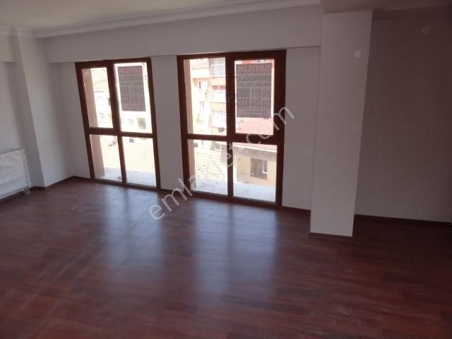 Ünalan Metro-metrobüs Yakını Genç Ap.da Kiralık Daire 3+1,120m2. - Görsel 22