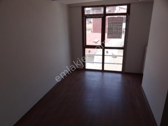 Ünalan Metro-metrobüs Yakını Genç Ap.da Kiralık Daire 3+1,120m2. - Görsel 30