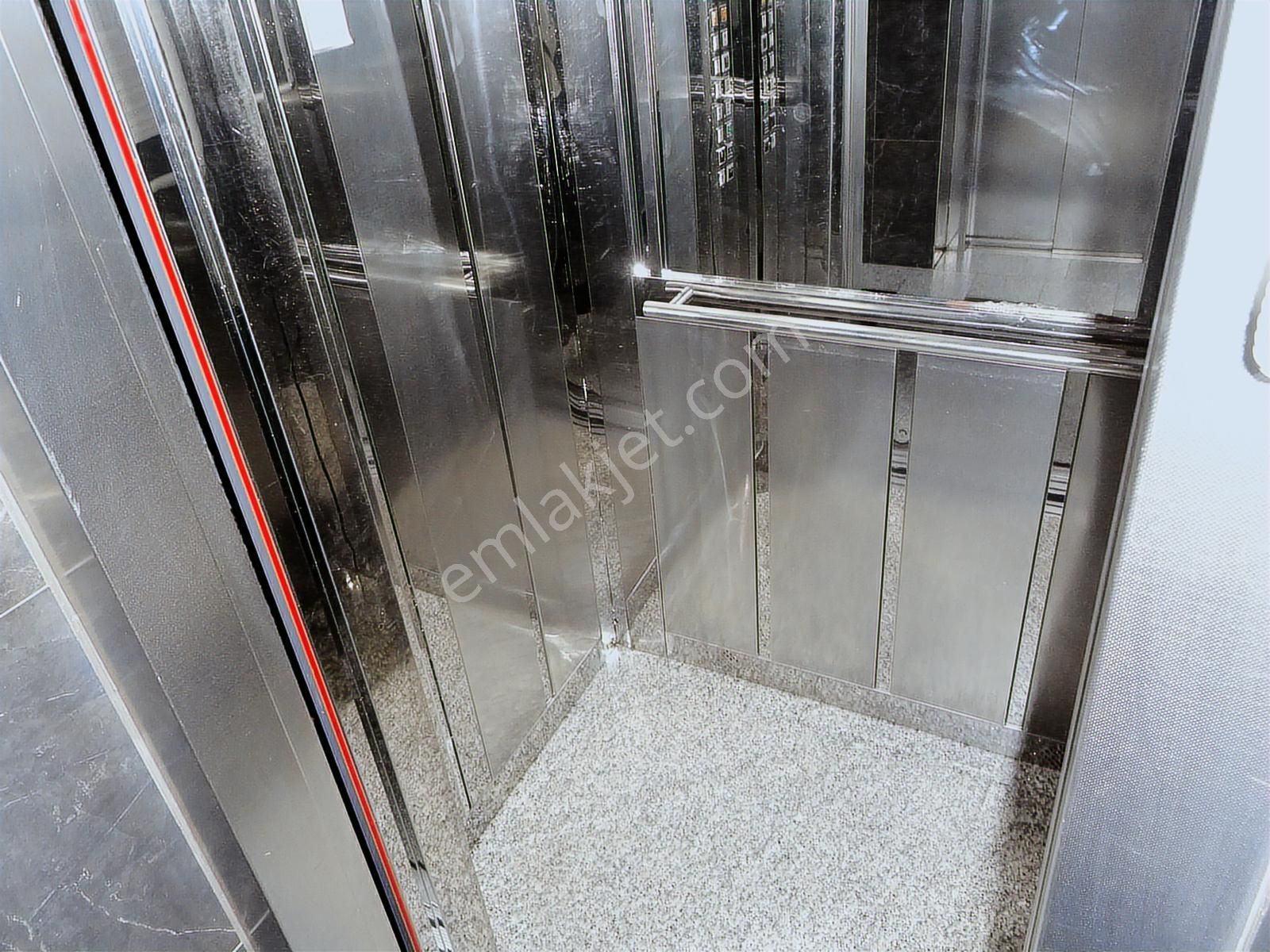 Ünalan Metro-metrobüs Yakını Genç Ap.da Kiralık Daire 3+1,120m2. - Görsel 16