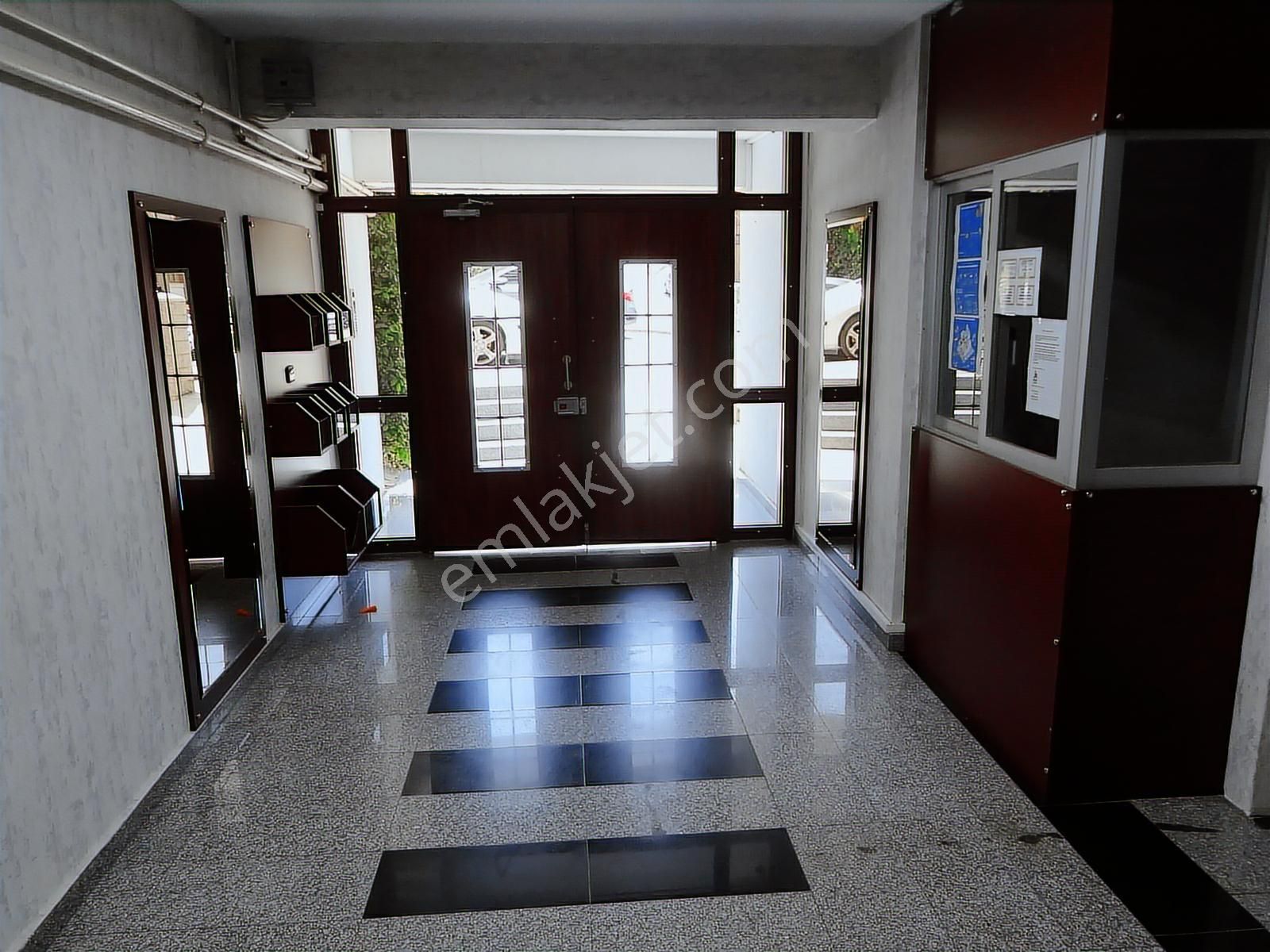 Ünalan Metro-metrobüs Yakını Genç Ap.da Kiralık Daire 3+1,120m2. - Görsel 12