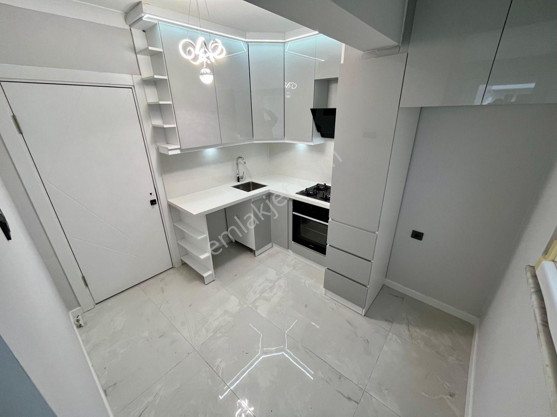 Akçay Özgüven Emlak'tan Denize 300 Metre Arakat Ön Cephe 2+1 Daire - Görsel 5