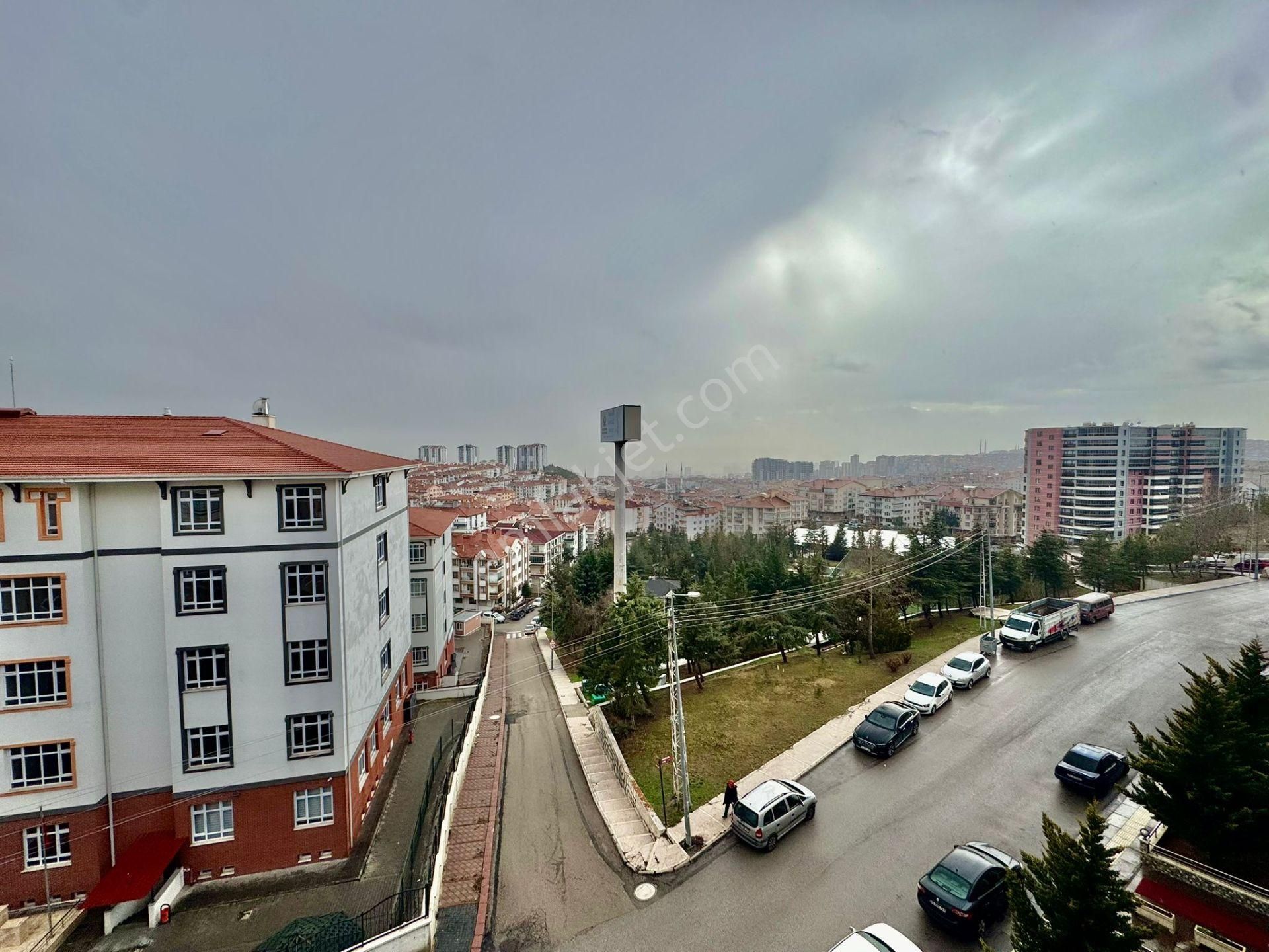 Kuşcgız Mahallesinde Yapılı Katta Manzaralı Asansörlü - Görsel 27