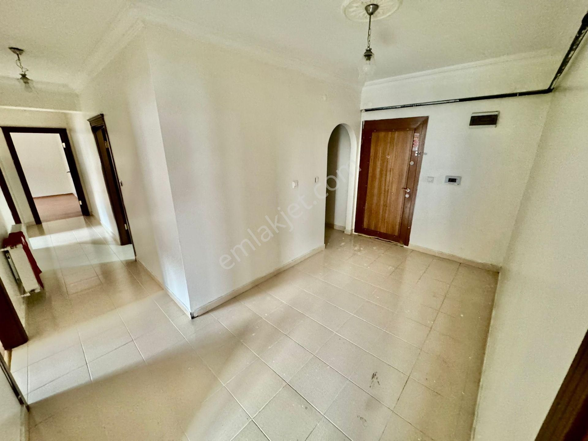 Kuşcgız Mahallesinde Yapılı Katta Manzaralı Asansörlü - Görsel 16