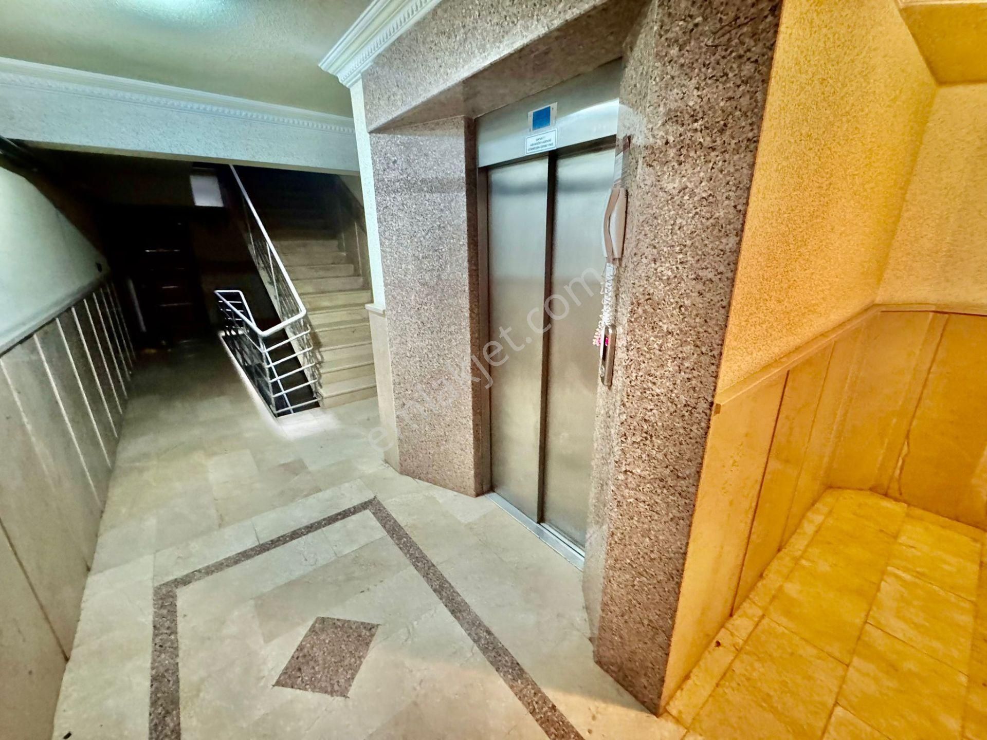 Kuşcgız Mahallesinde Yapılı Katta Manzaralı Asansörlü - Görsel 18