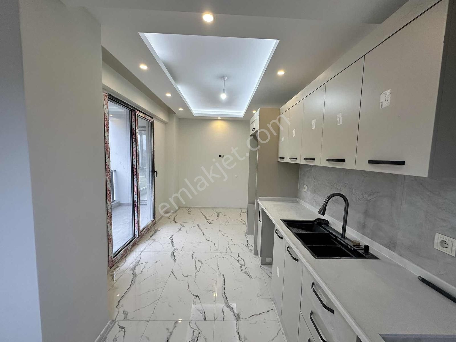 Çamlık Mahallesinde Manzaralı 2+1 110m2 Daire - Görsel 8
