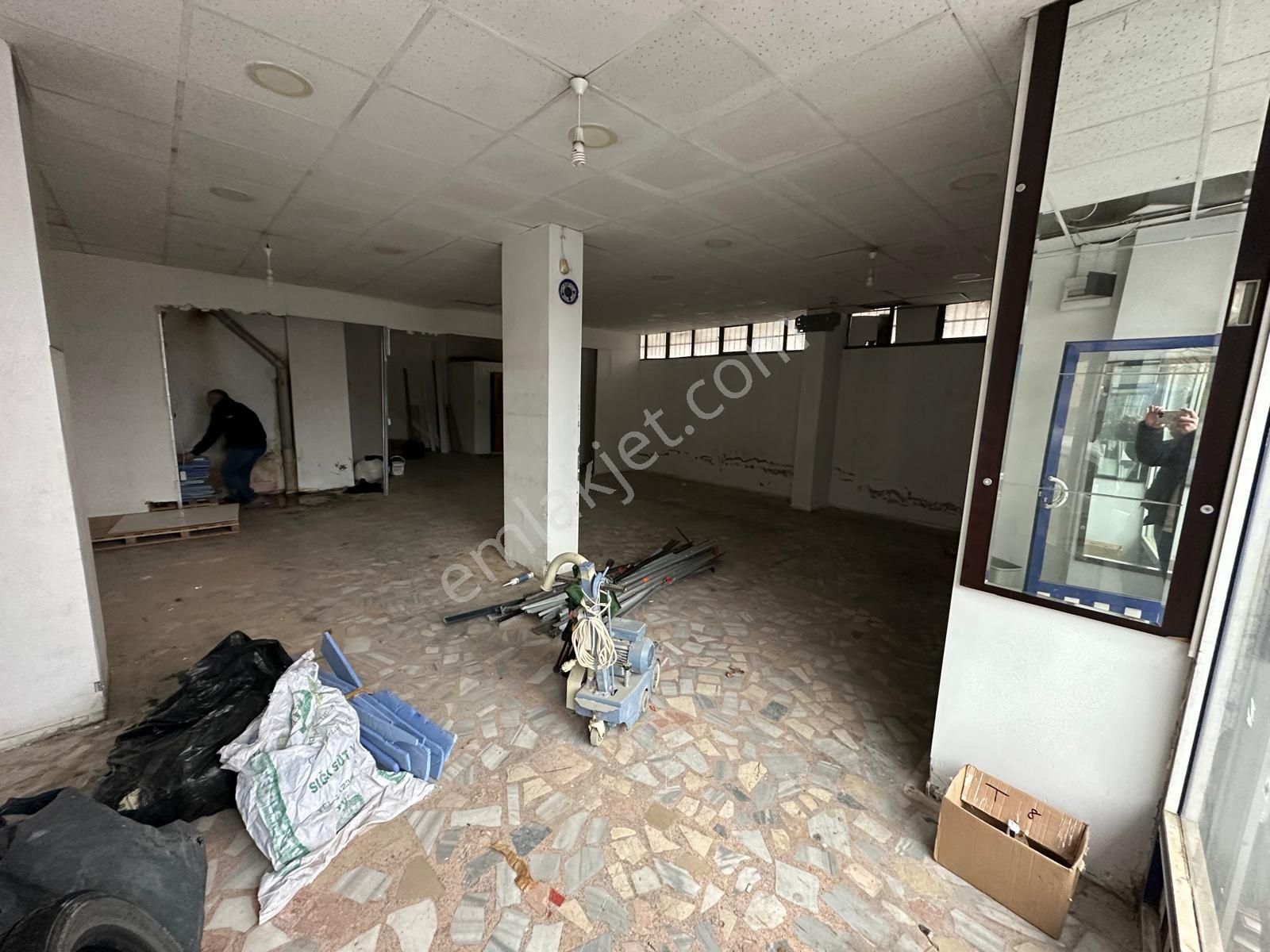 Cumhuryet Ve Kanarya Sınırında Düz Ayak 250 M2 2 Bölüm Dükkan - Görsel 32