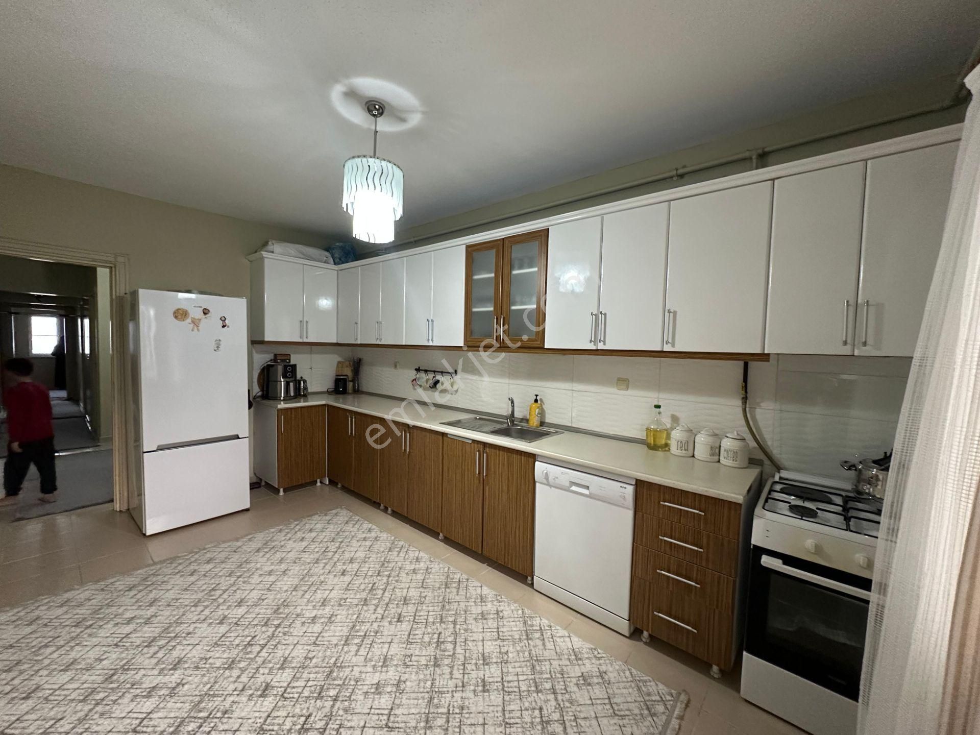 Akev Gayrimenkul'den Seyrantepe Toki Konutları 4+1 Ara Kat Daire - Görsel 19