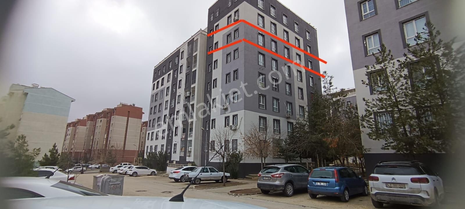 Akev Gayrimenkul'den Seyrantepe Toki Konutları 4+1 Ara Kat Daire