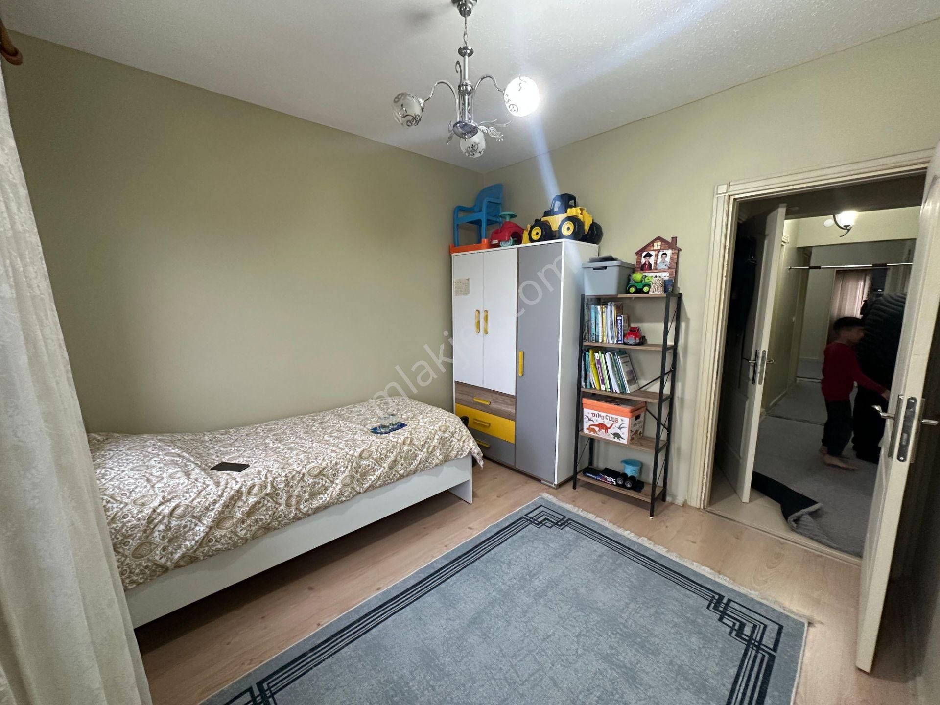 Akev Gayrimenkul'den Seyrantepe Toki Konutları 4+1 Ara Kat Daire - Görsel 4