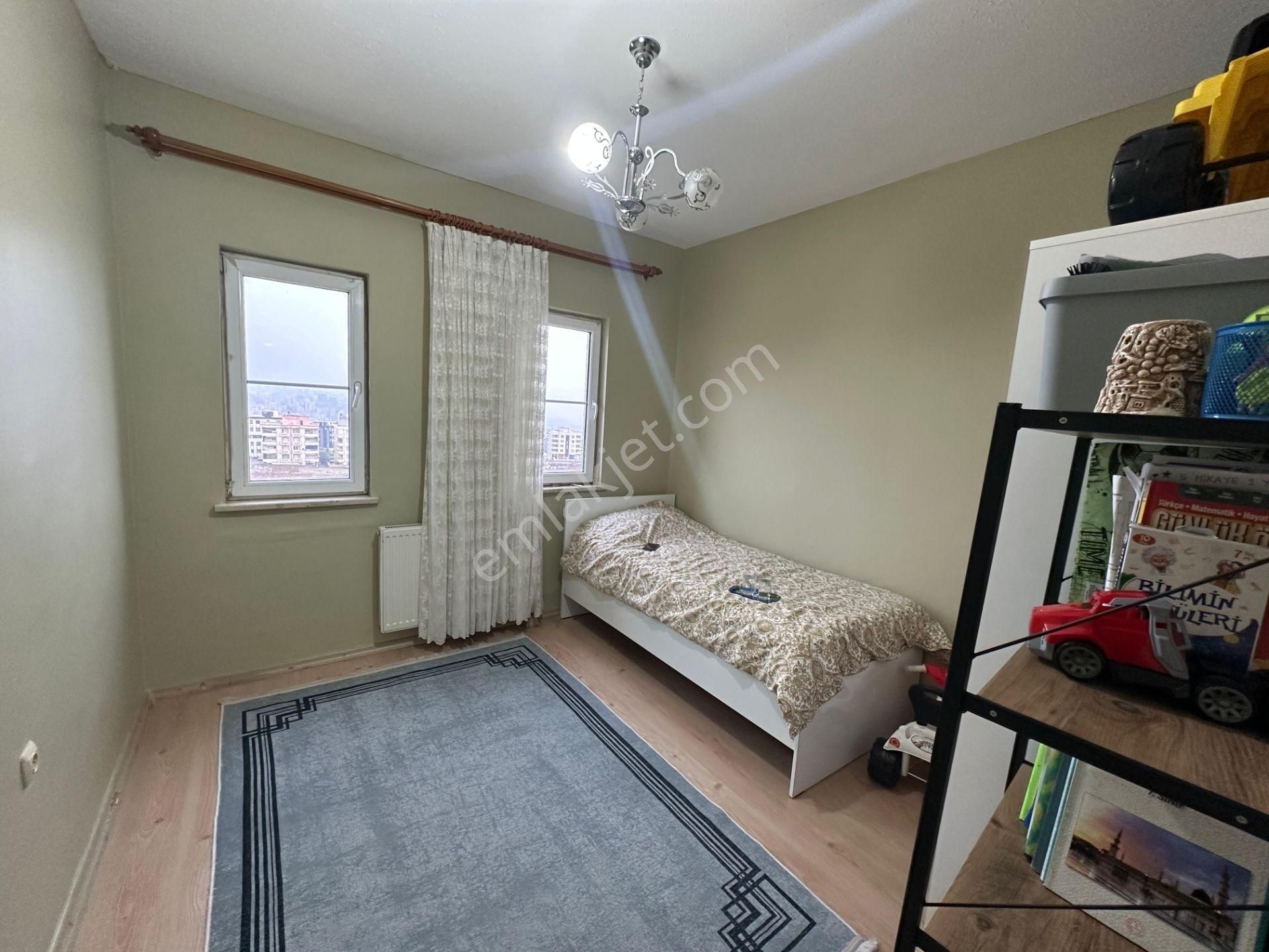 Akev Gayrimenkul'den Seyrantepe Toki Konutları 4+1 Ara Kat Daire - Görsel 2