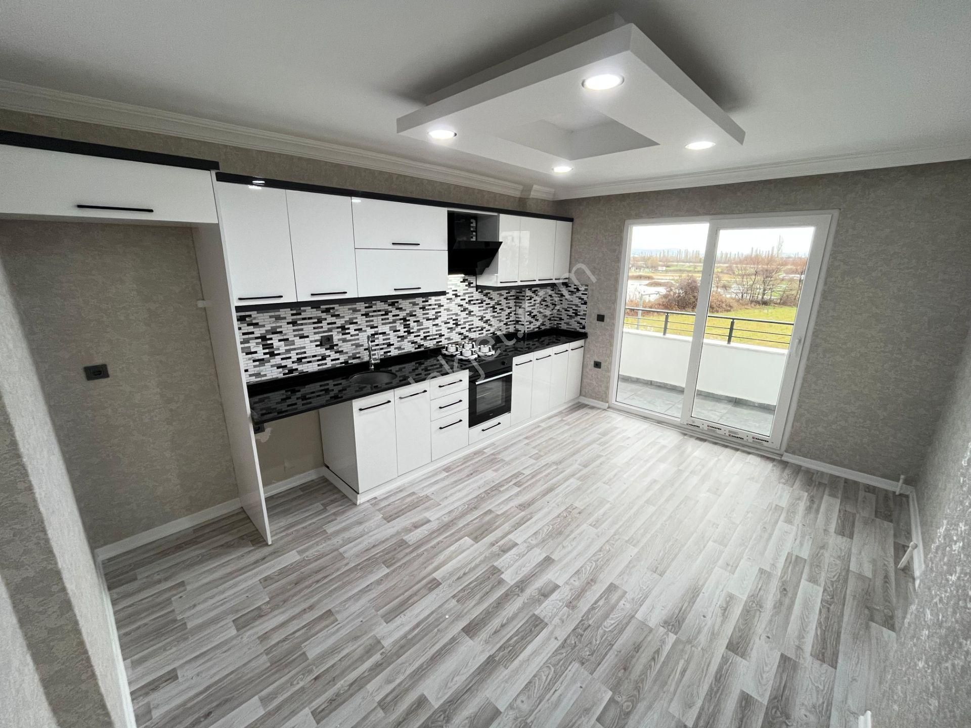 Akçay Özgüven Emlak'tan Ön Cephe Arakat Asansörlü Yeni 1+1 - Görsel 6