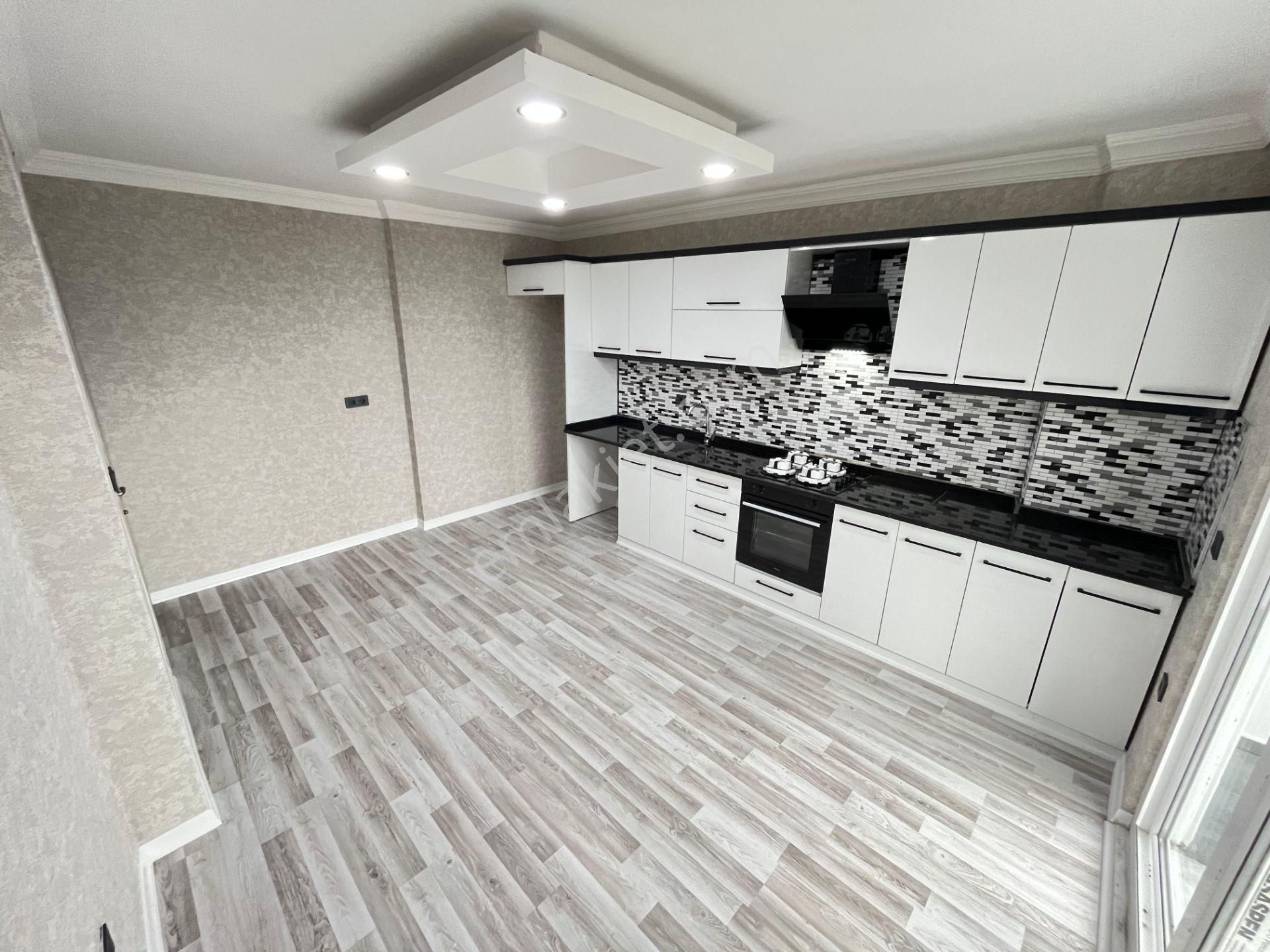 Akçay Özgüven Emlak'tan Ön Cephe Arakat Asansörlü Yeni 1+1 - Görsel 5